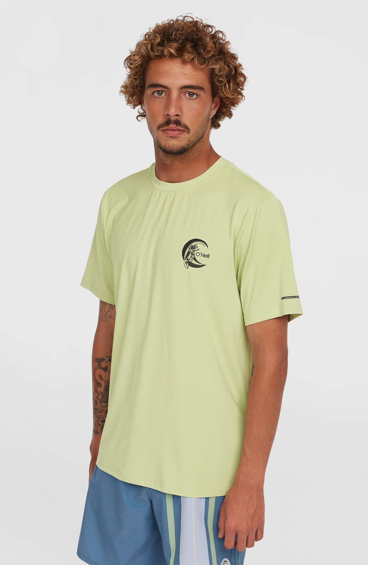 O'Neill O'Riginals Hybrid UPF 50+ Back Print T-Shirt für Herren, grün, Vorderansicht am Model