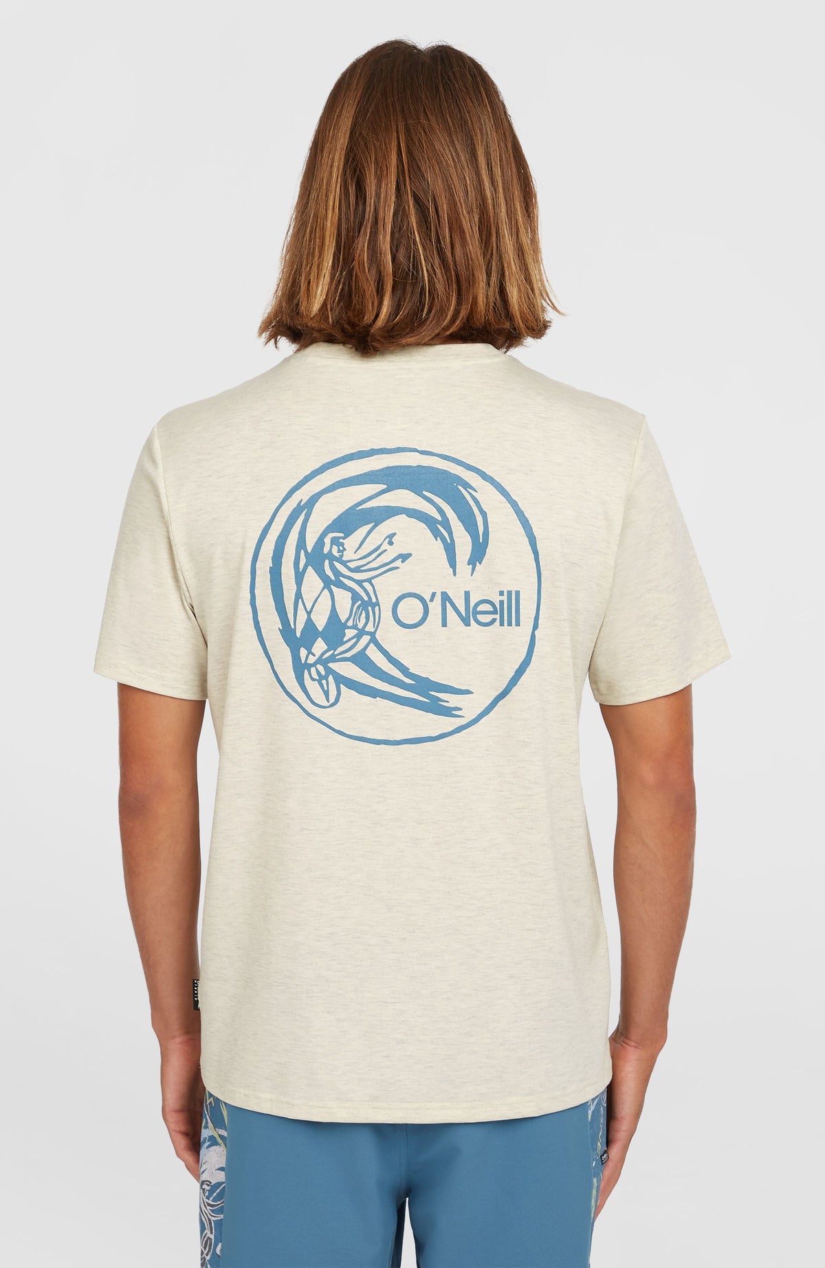 O'Riginals Hybrid T-Shirt für Herren, beige mit Logo-Print in Blau, Rückansicht am Model