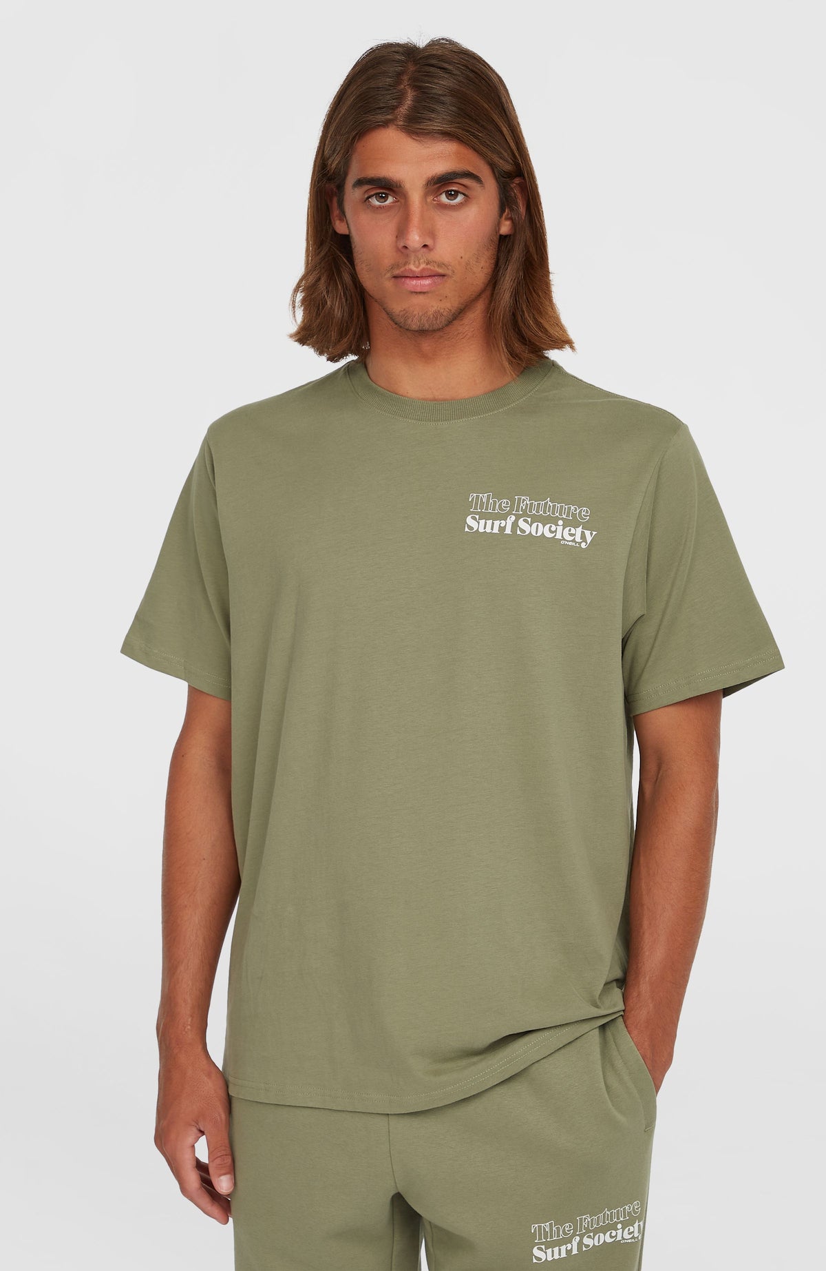 O'Neill Future Surf Society T-Shirt für Herren, grün mit Logo-Print in Weiß, Vorderansicht am Model