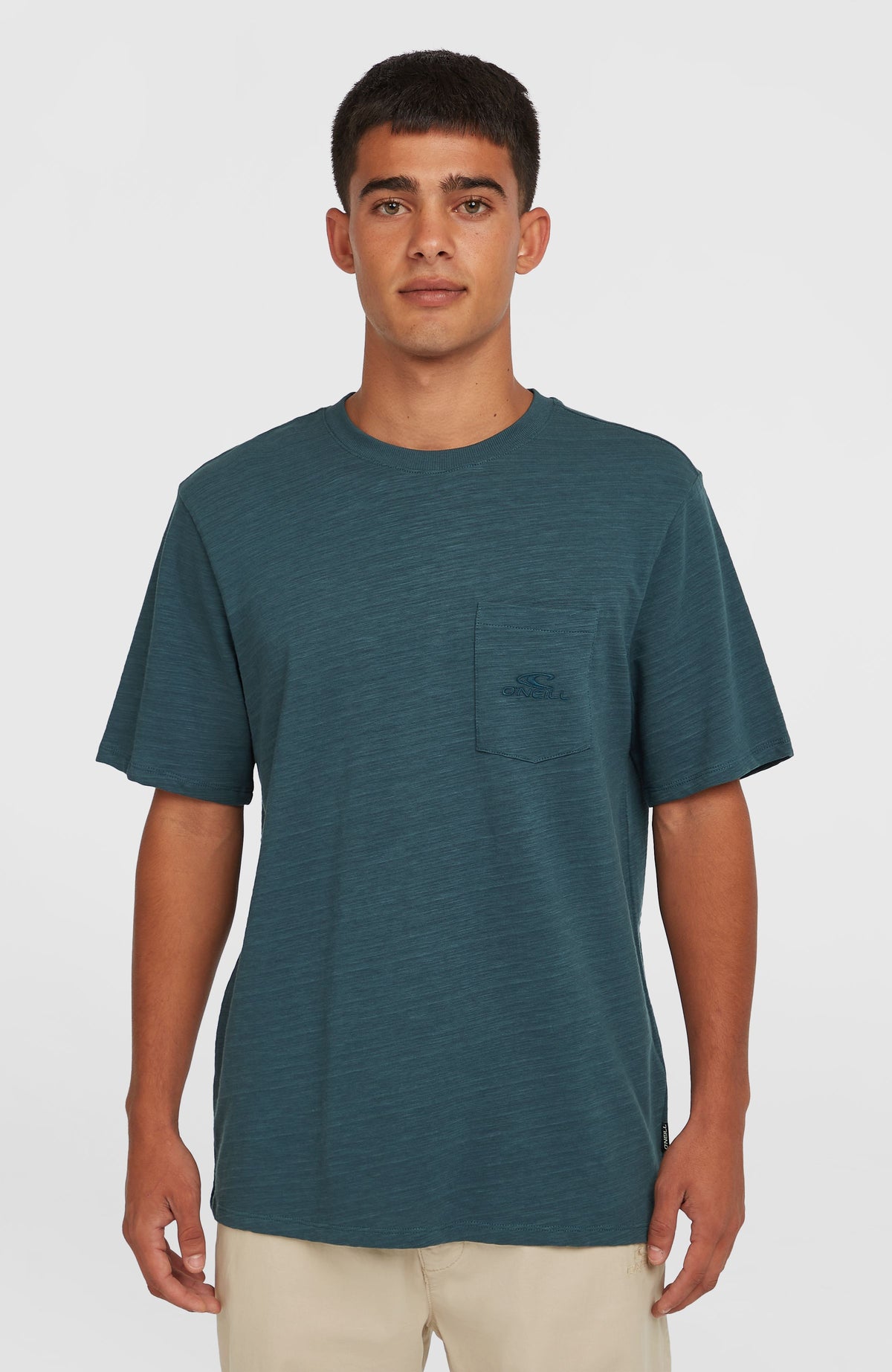 O'Neill Slub Chest Pocket T-Shirt für Herren, blau, Vorderansicht am Model mit aufgesetzter Brusttasche