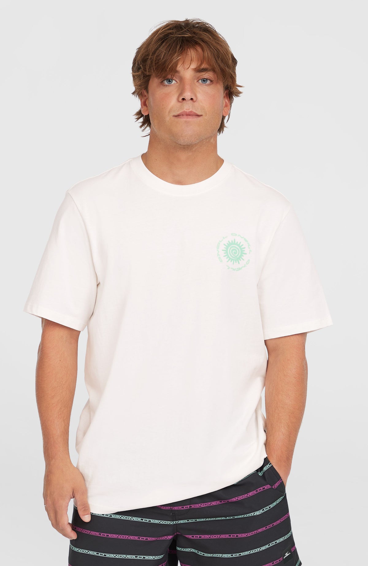 O'Neill Chest Print T-Shirt für Herren, weiß mit Logo-Print in Türkis, Vorderansicht am Model