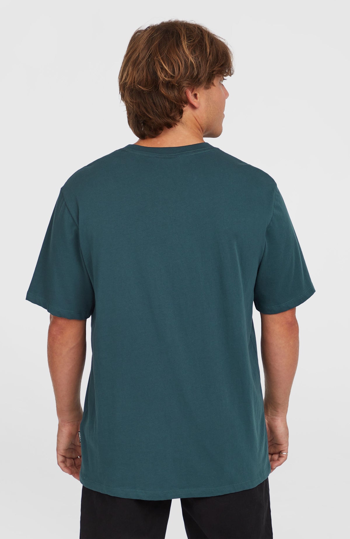 Chest Print T-Shirt für Herren, blau, unbedruckte Rückansicht getragen am Model