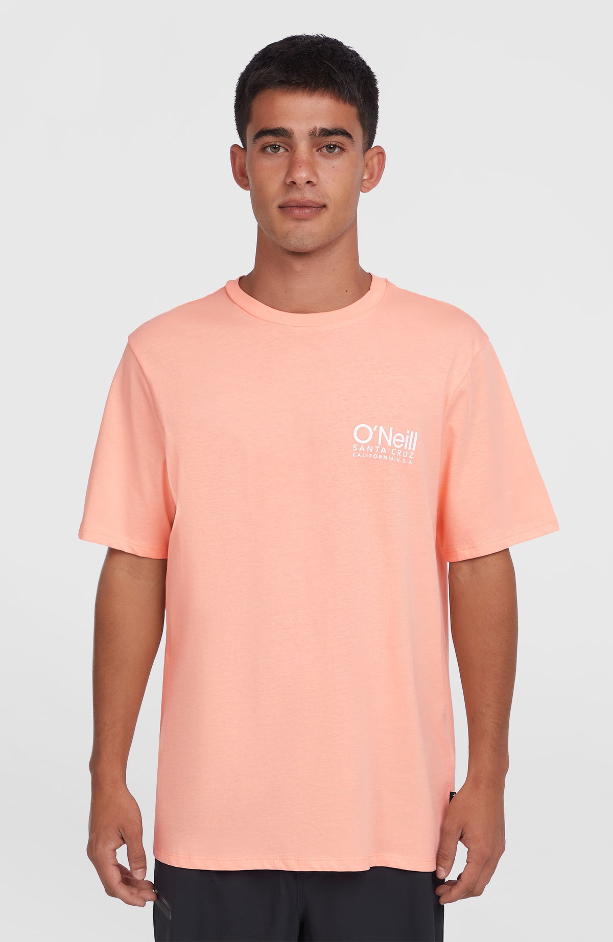 O'Neill Original Cali Logo T-Shirt für Herren, pink mit Logo-Print in Weiß, Vorderansicht am Model