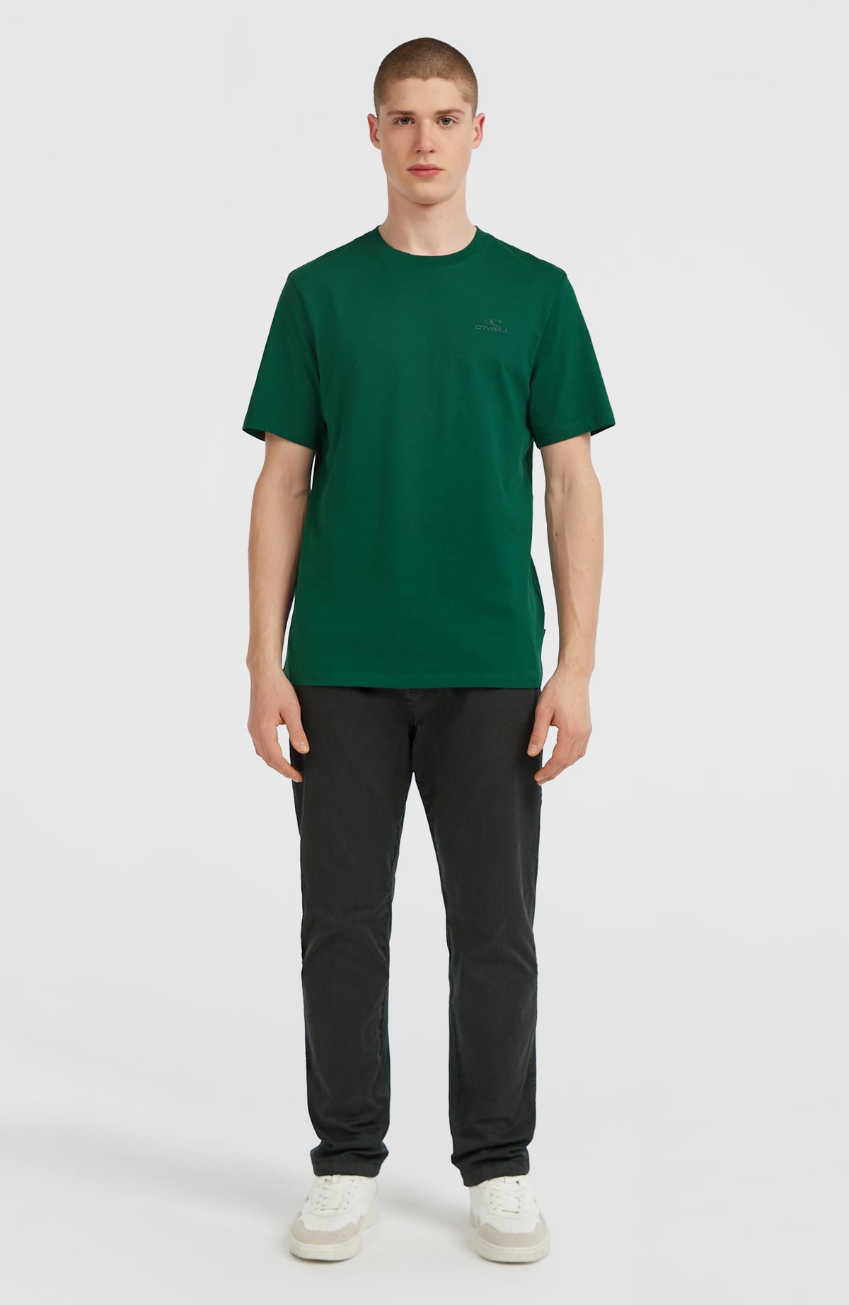 Small Logo T-Shirt für Herren, grün, Ganzkörperansicht am Model von vorne