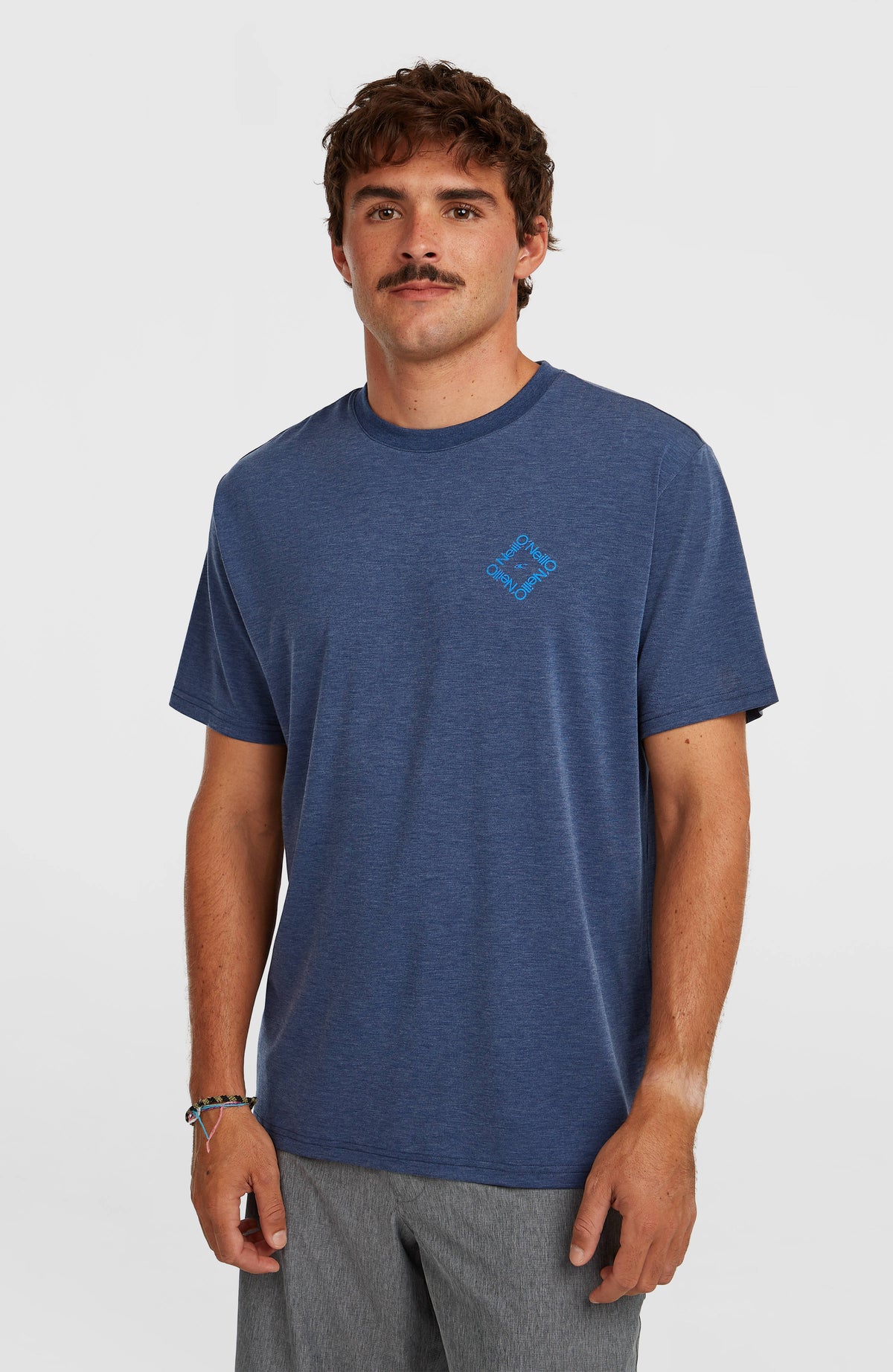 O'Neill Hybrid Polygiene Back-Print T-Shirt für Herren, blau mit Logo-Print in Hellblau, Vorderansicht