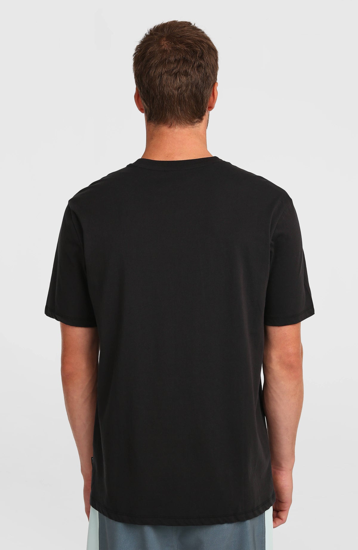 Graphic T-Shirt für Herren, schwarz, Rückansicht am Model
