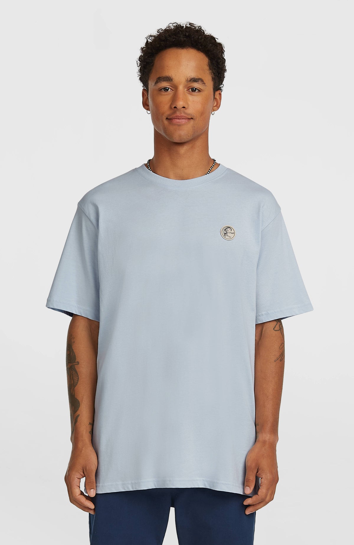 O'Neill O'Riginals Badge T-Shirt für Herren, blau, Vorderansicht am Model