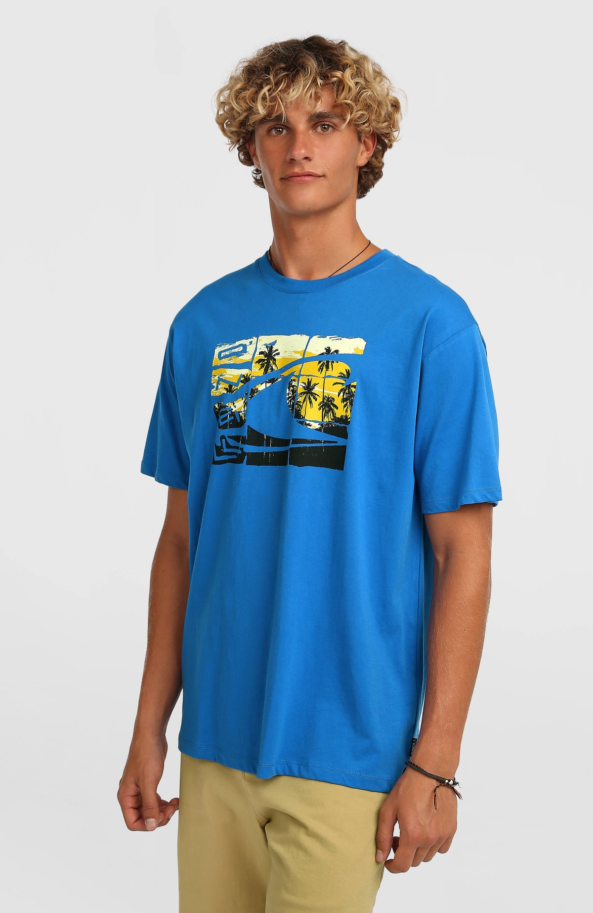 O'Neill Gradient T-Shirt für Herren, blau mit Grafik-Print in Gelb und Schwarz, Vorderansicht am Model