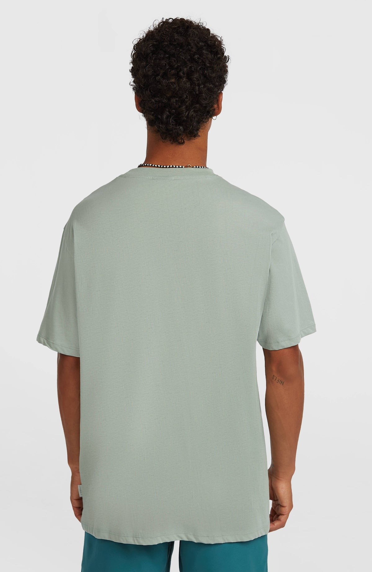 Original Cali T-Shirt für Herren, grün, unifarbene Rückansicht, getragen am Model