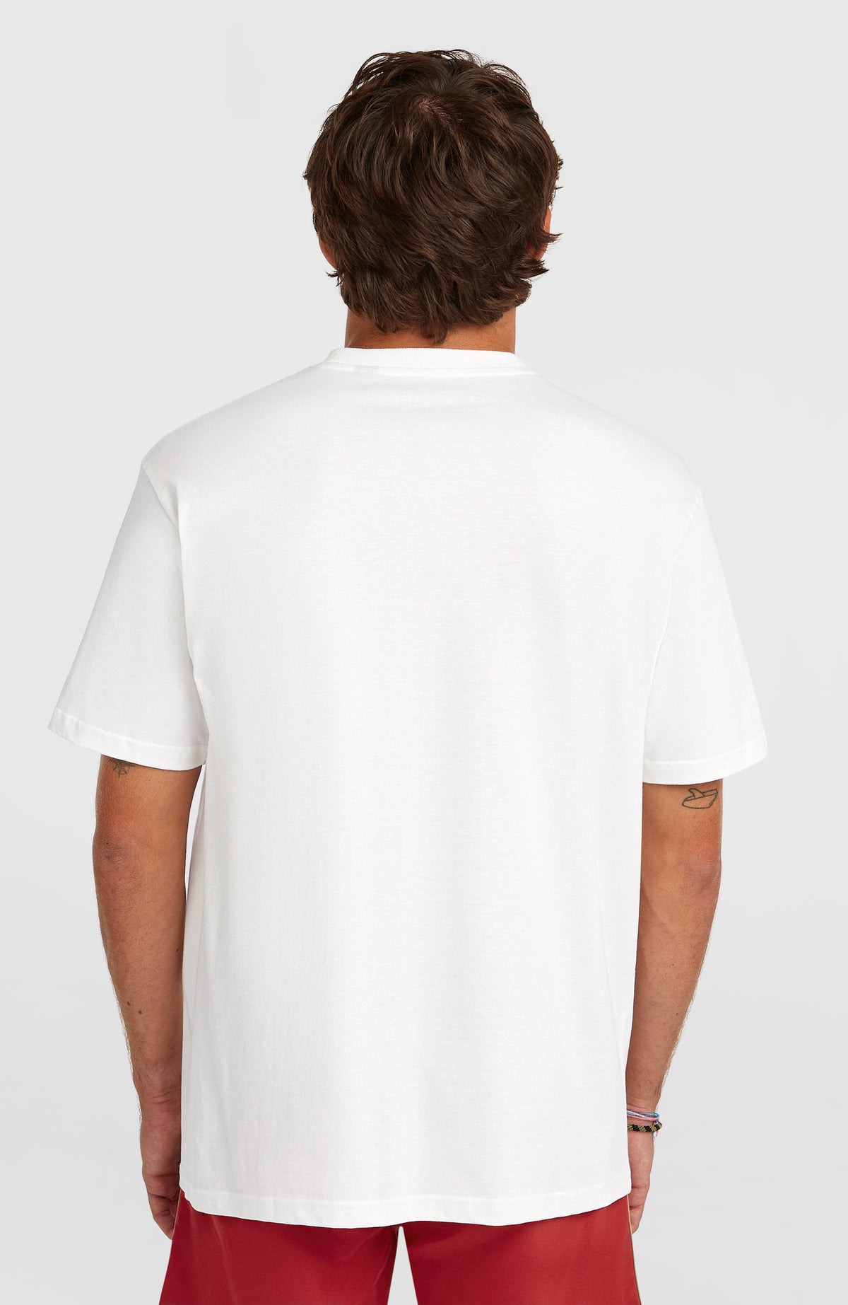 O'Riginals Circle Surfer T-Shirt für Herren, weiß, Rückansicht mit Rundhalsausschnitt am Model