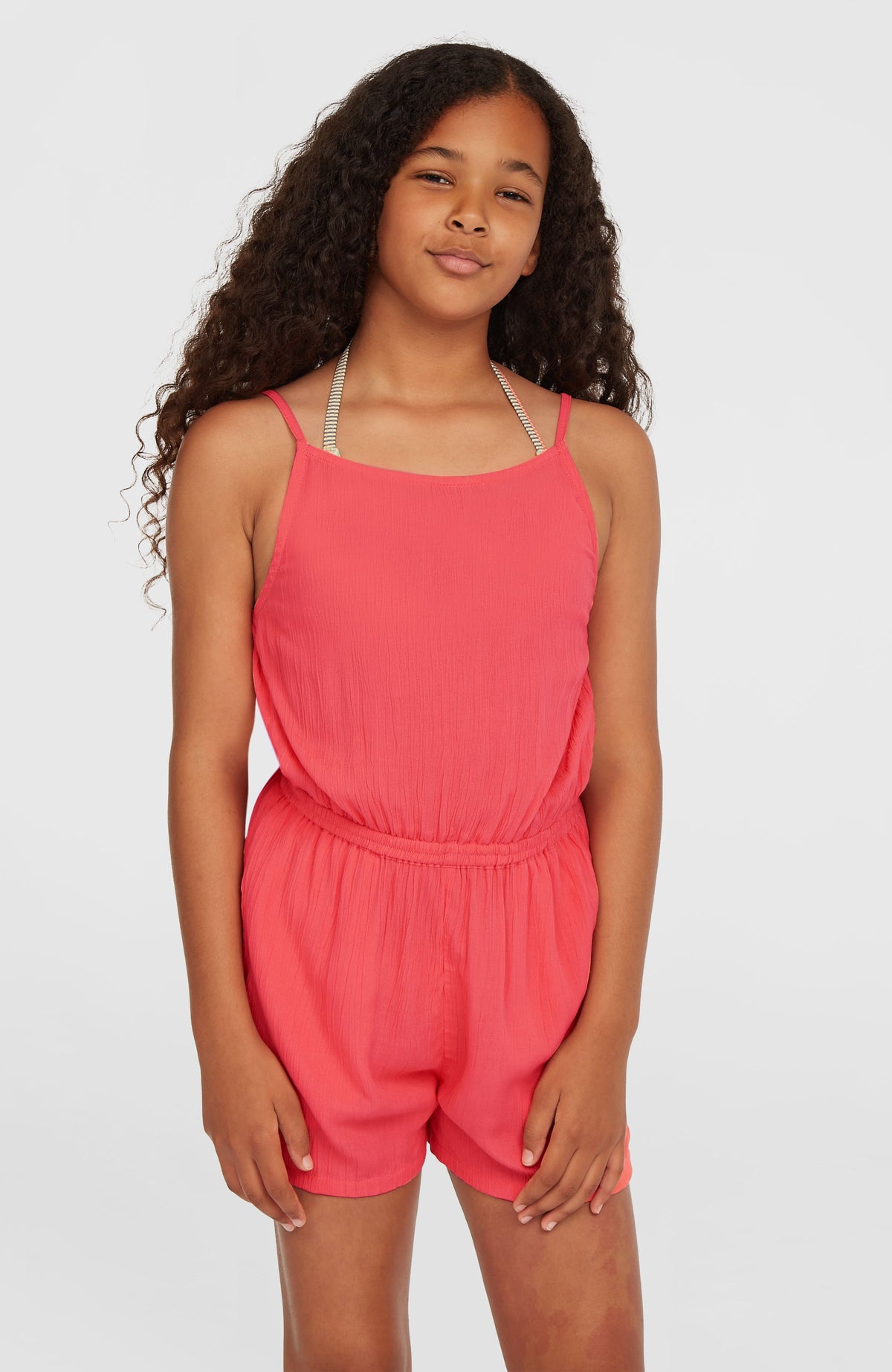 O'Neill Gewebter Sommer-Playsuit für Mädchen, pink, Vorderansicht am Model