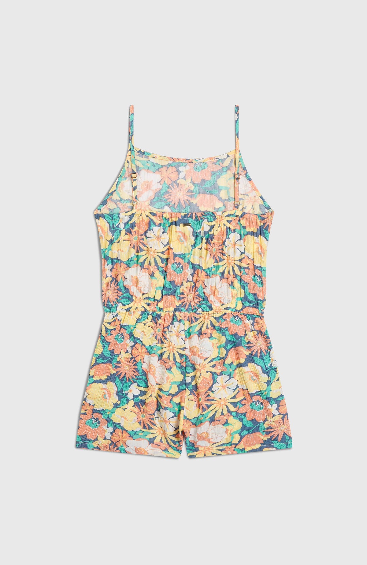 Gewebter Sommer-Playsuit für Mädchen, blau mit Blumenmuster in Gelb und Orange, flach liegend von hinten mit Trägern