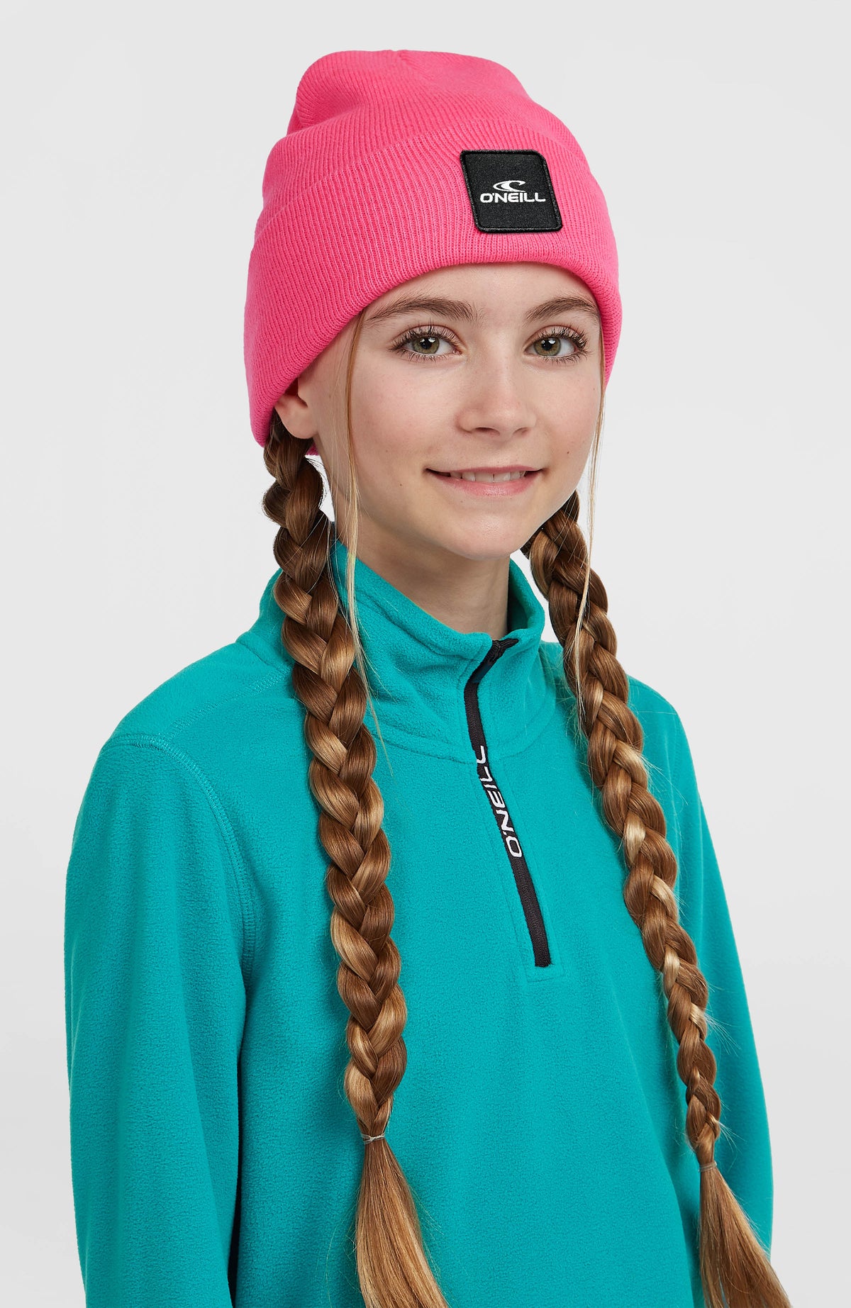 FWC'Cruz Jack's Fleecepullover für Mädchen, blau, Halbprofil am Model, Stehkragen mit kurzem Reißverschluss