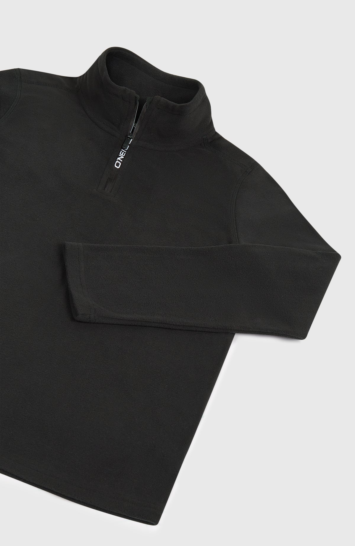 FWC'Cruz Jack's Fleecepullover für Mädchen, schwarz, freigestellt von schräg oben, Halbreißverschluss am Kragen
