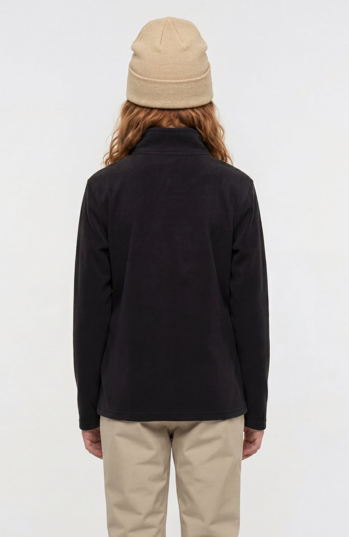 Schwarzer FWC'Cruz Jack's Fleecepullover für Mädchen, getragen am Model, Rückansicht mit Stehkragen