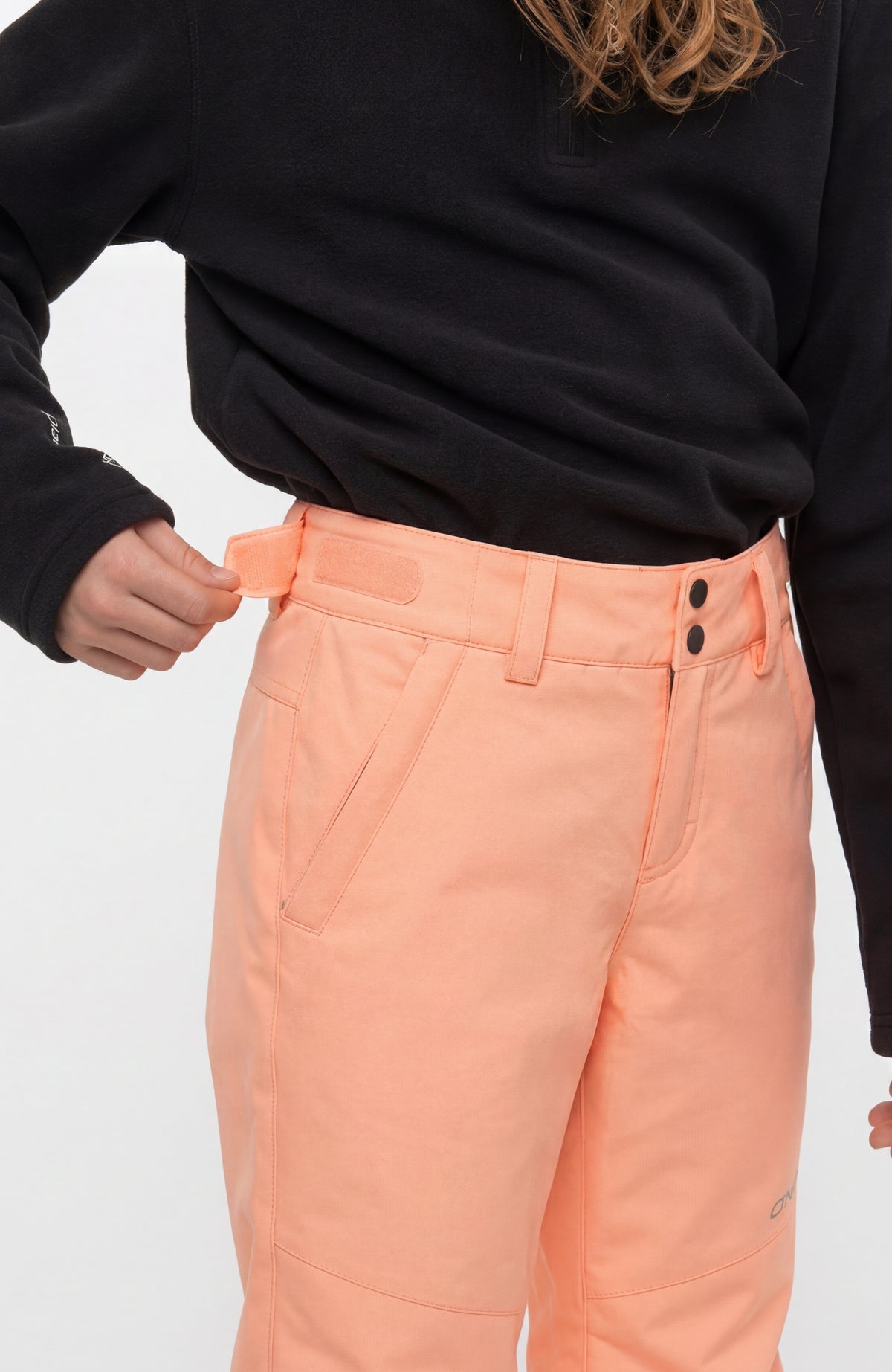 FWC'Cruz Skihose in Orange, Nahaufnahme des verstellbaren Bundes mit Klettverschluss