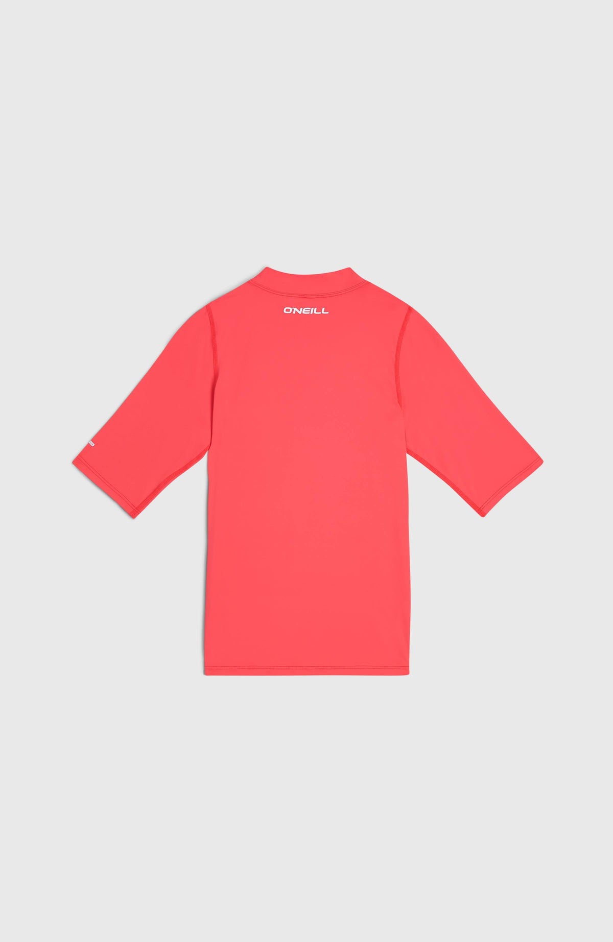 Essentials Shortsleeve-Schwimmshirt für Mädchen, pink, flach liegend von hinten mit weißem Logo-Print am Kragen