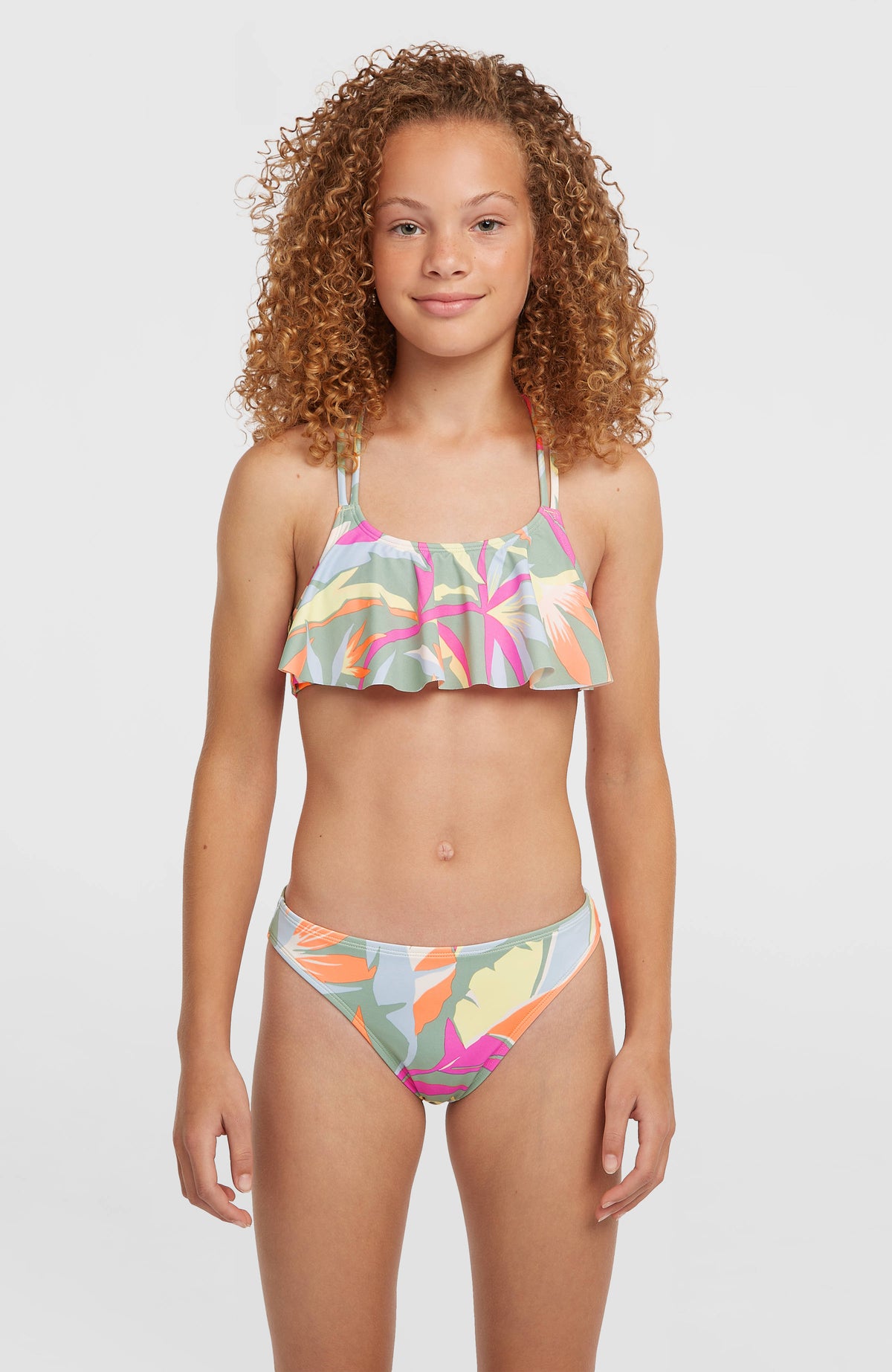 O'Neill Tropics Bikini-Set für Mädchen, grün mit Tropenmuster in Pink und Orange, Vorderansicht am Model