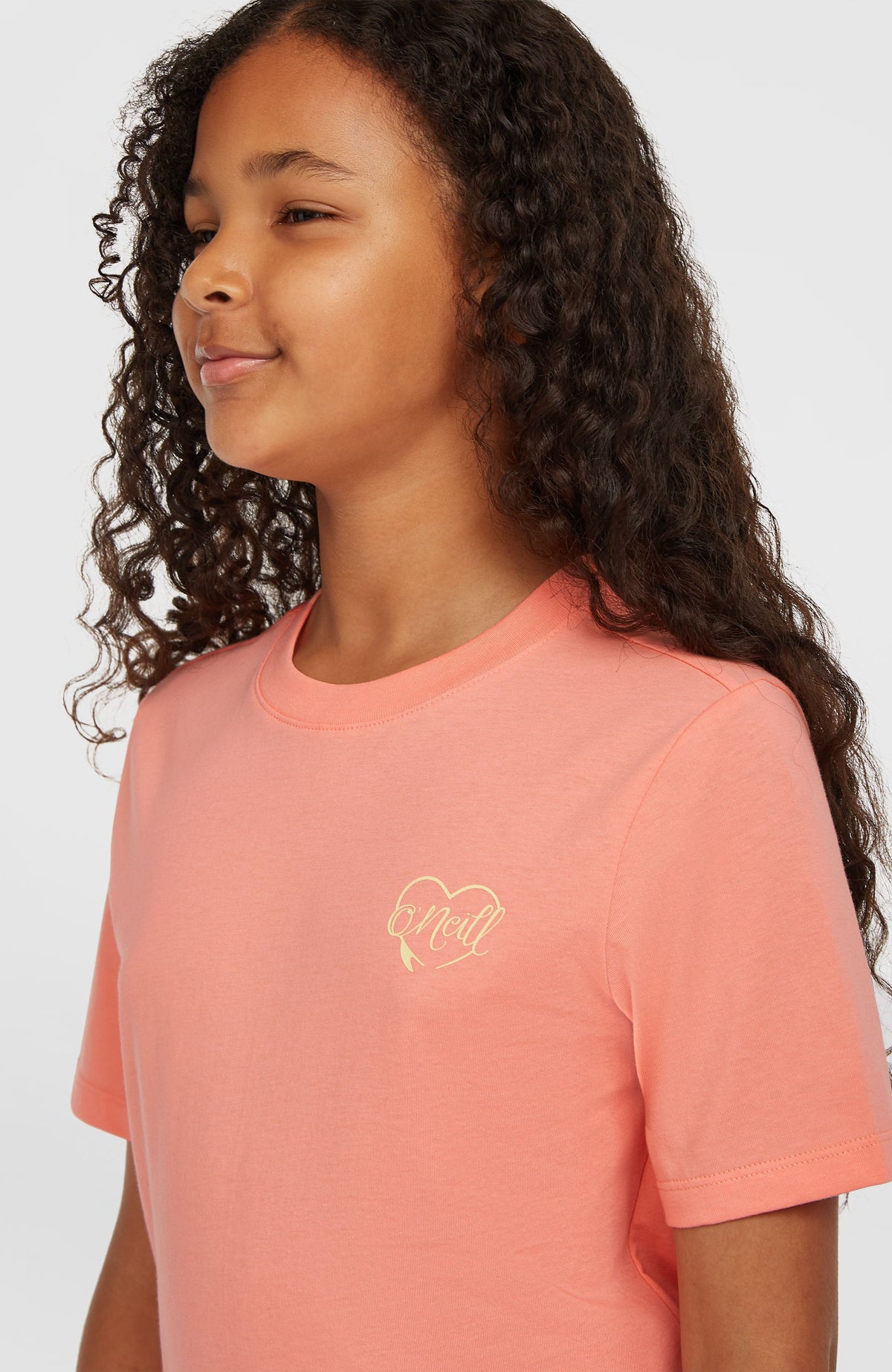 Script T-Shirt für Mädchen, pink, Nahaufnahme von Rundhalsausschnitt und Logo-Print auf der Brust