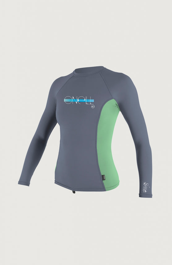 O'Neill Skins Long Sleeve Crew Schwimmshirt für Mädchen, lila, freigestellt von vorne mit Logo-Print