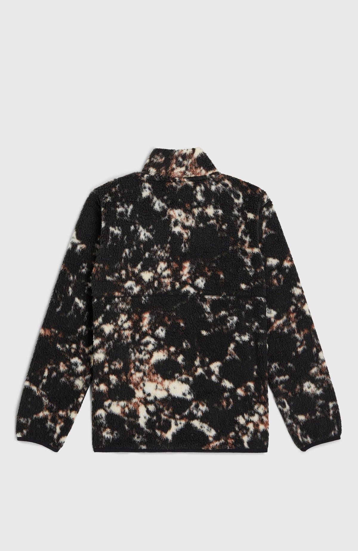 Flauschige Fleecejacke für Jungen, schwarz mit Allover-Muster in Beige, flach liegend von hinten mit Stehkragen