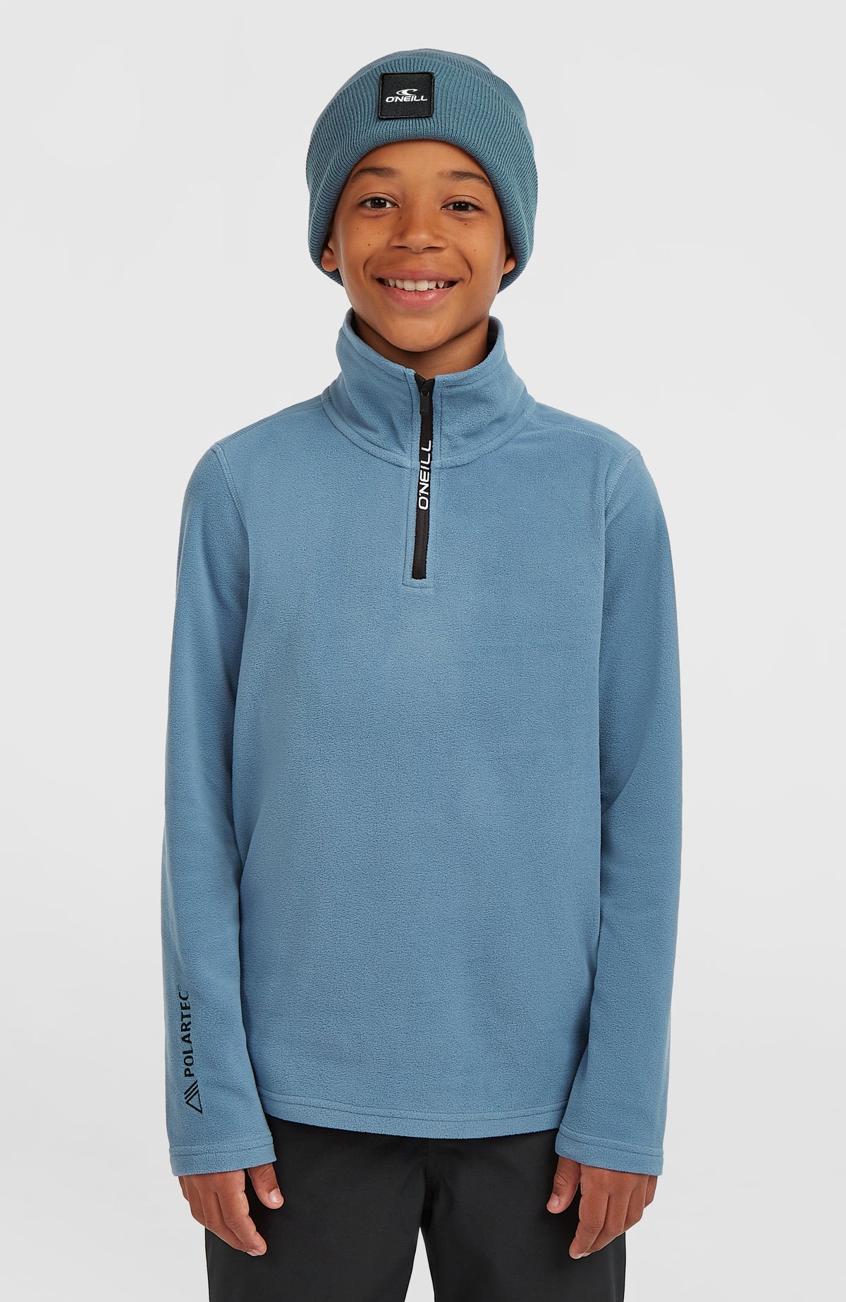 O'Neill FWC'Cruz Jack's Polartec® Fleecepullover mit Halbreißverschluss für Jungen in Blau, Vorderansicht am Model