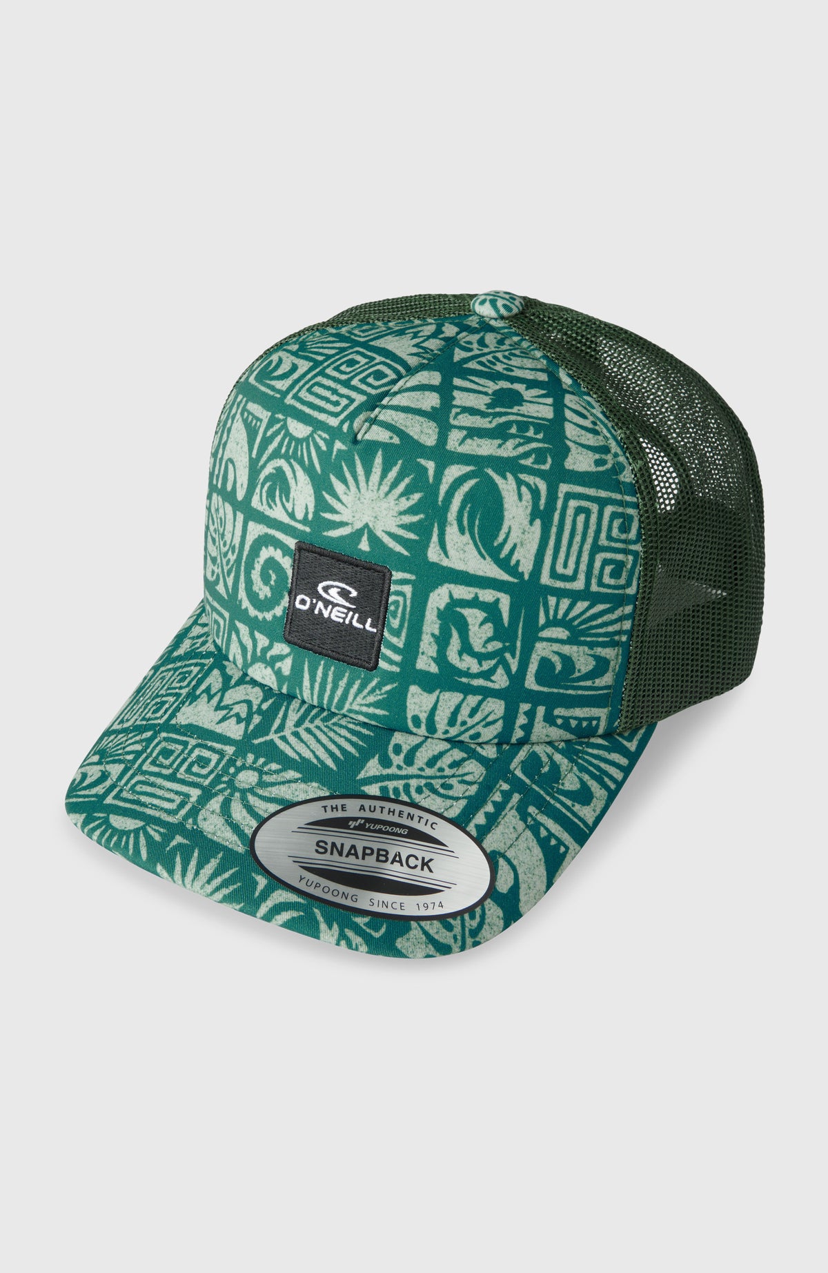 O'Neill Summer Camp Trucker Cap für Jungen, blau mit Grafikmuster in Weiß, freigestellt von schräg oben