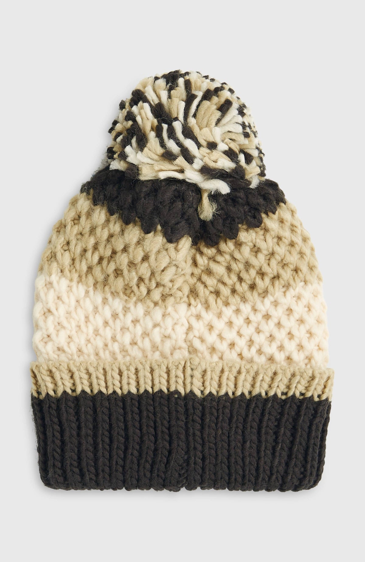 Powder Beanie für Jungen, schwarz-meliert mit Blockstreifen in Beige und Cremeweiß, freigestellt von hinten