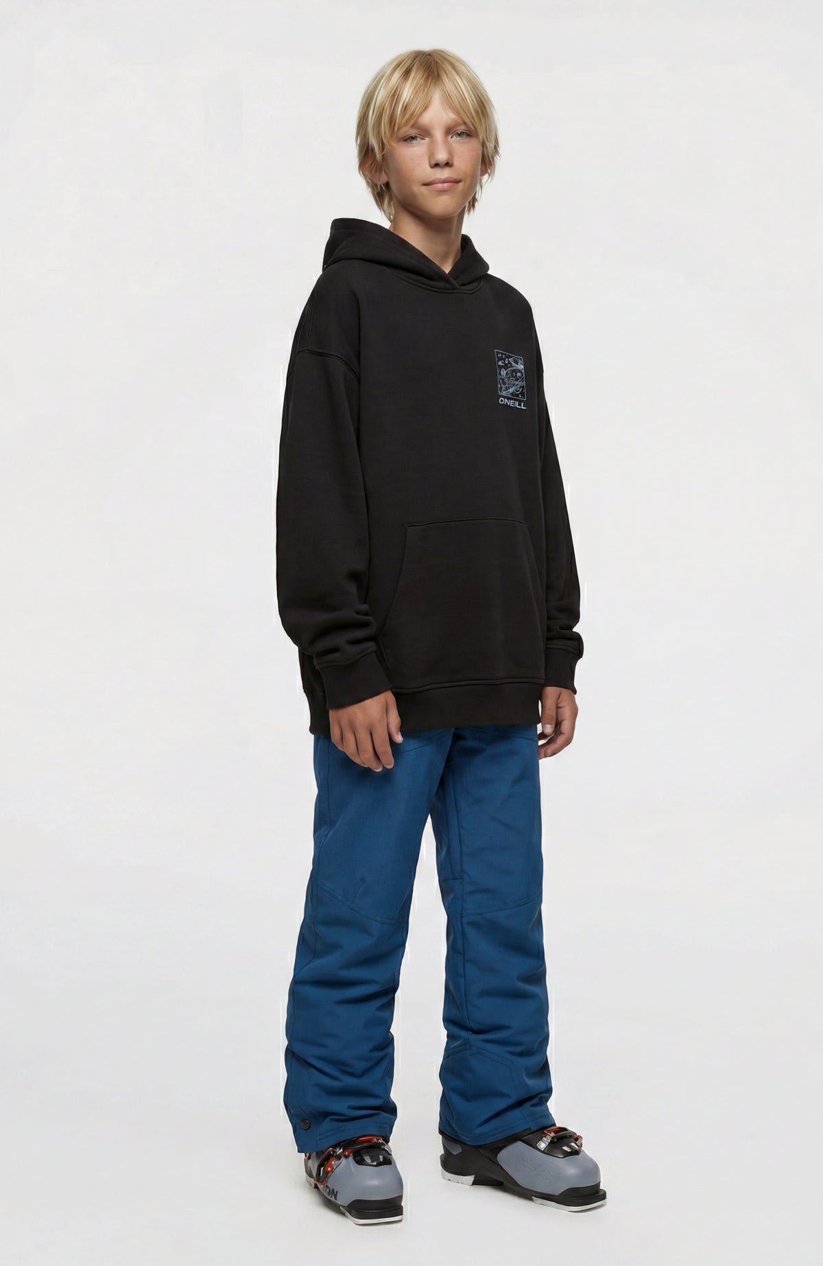 FWC'Cruz Skihose für Jungen, blau, Ganzkörperaufnahme, getragen am Model in frontaler Ansicht