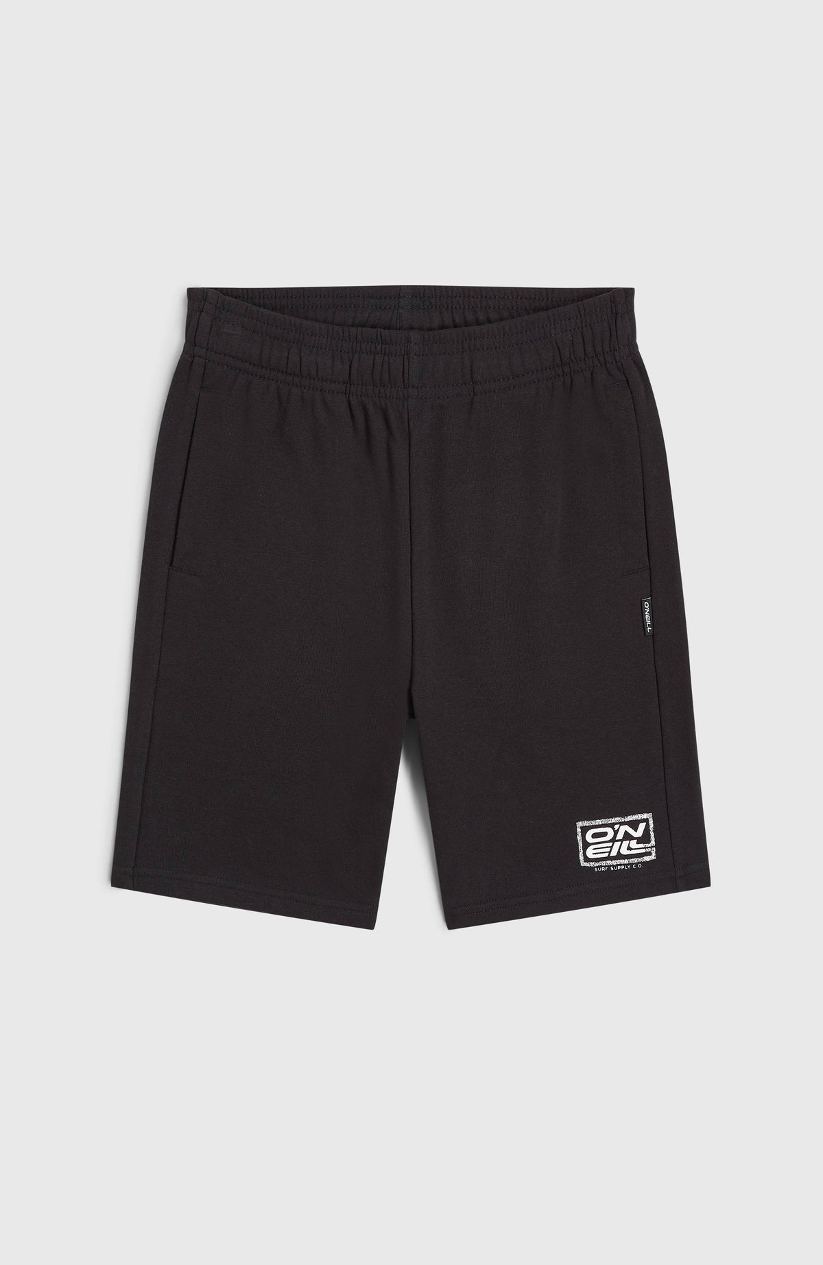 Logo Sweatshorts für Jungen, schwarz, flach liegend von vorne mit elastischem Bund und Logo-Print