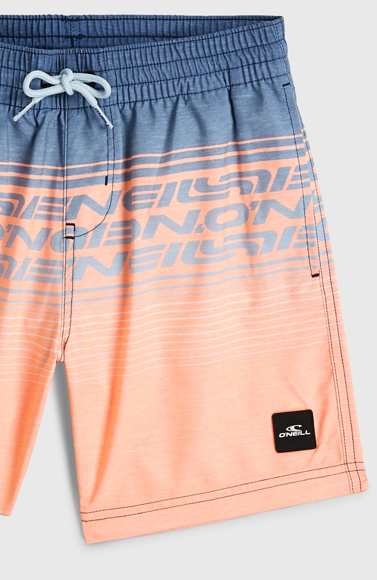 Logo Stripe Badehose für Jungen, lila mit Streifenmuster in Orange, Nahaufnahme von Bund und Kordelzug
