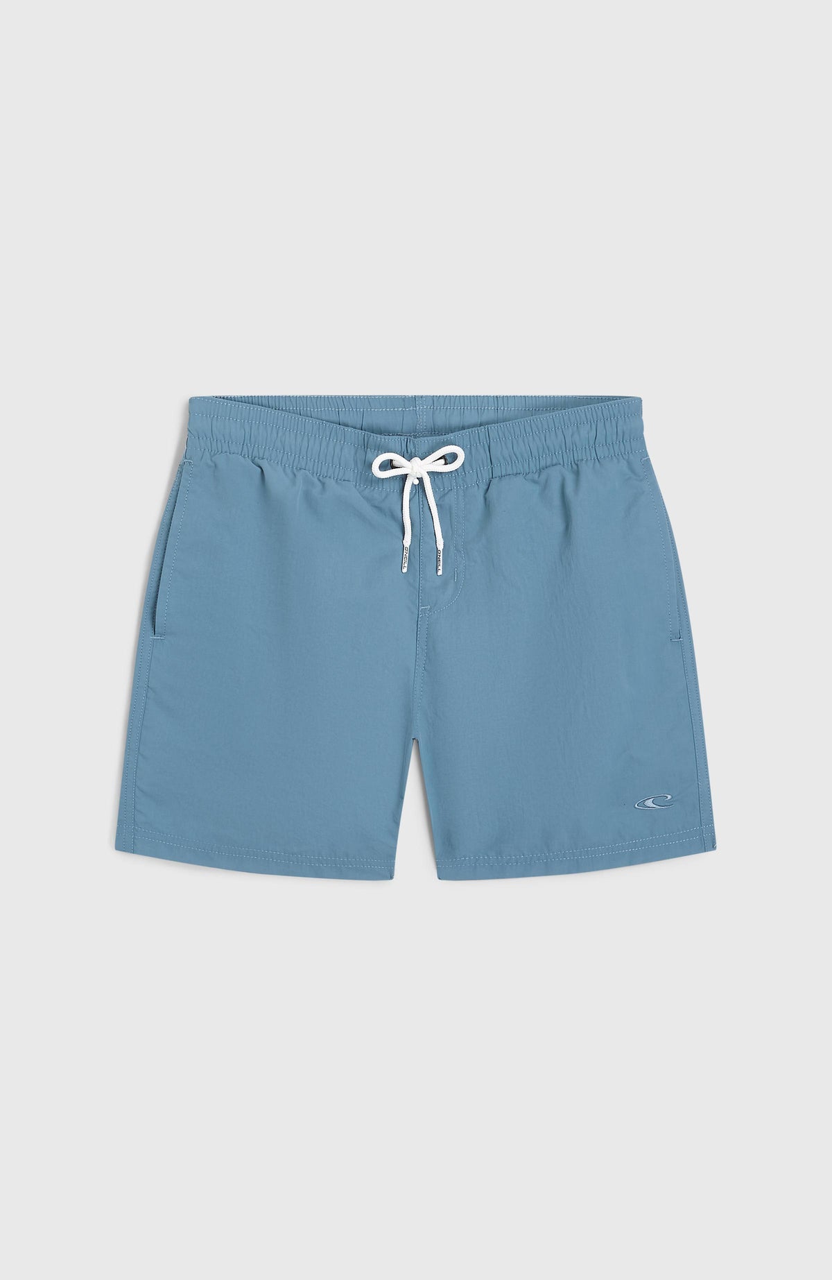 Vert Badehose für Jungen, blau, flach liegend von vorne, weißer Kordelzug am elastischen Bund