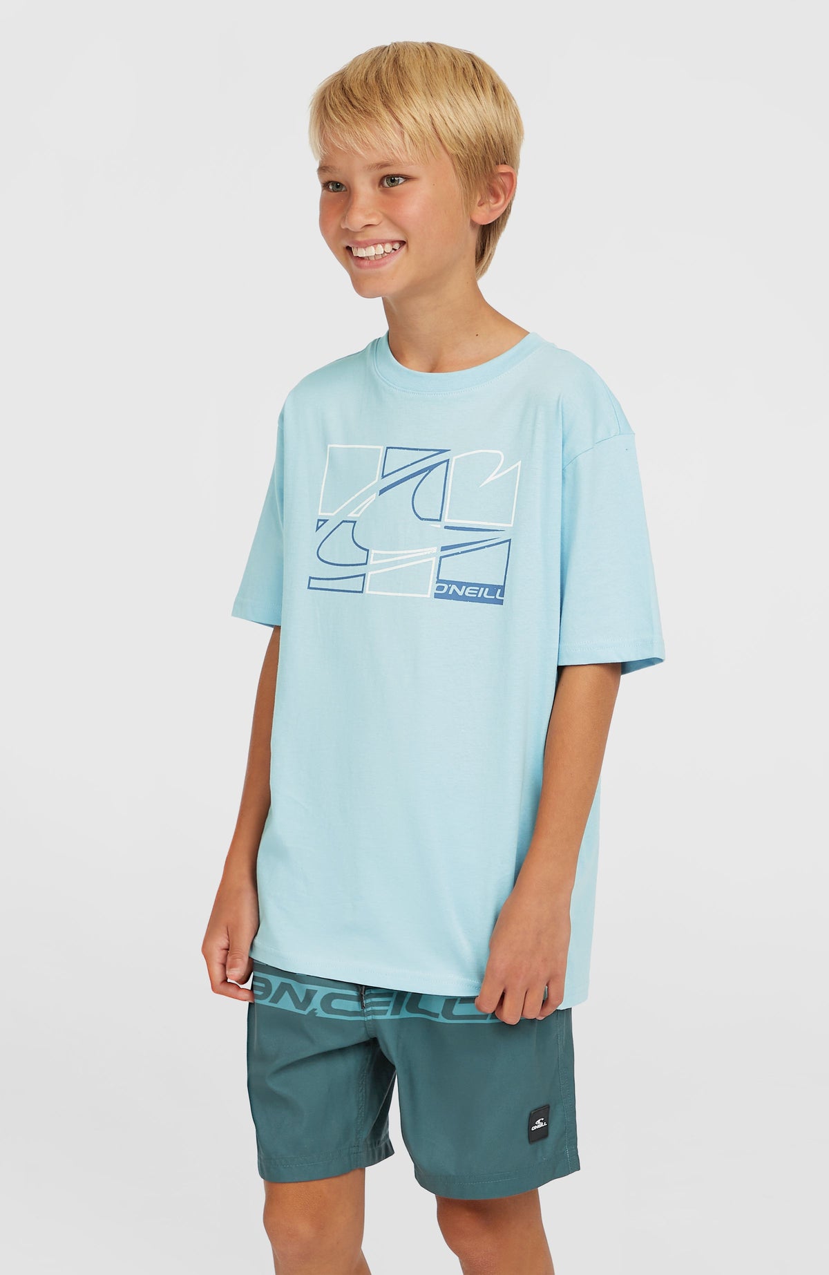 O'Neill Graphic T-Shirt für Jungen, blau mit Grafik-Print in Weiß und Dunkelblau, am Model