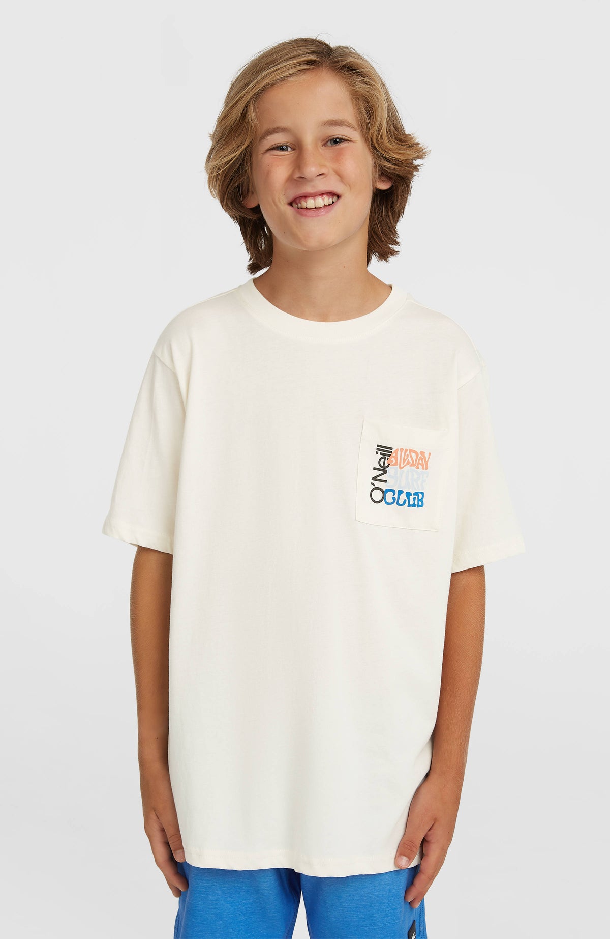 O'Neill Chest Pocket T-Shirt für Jungen, weiß, Vorderansicht am Model mit aufgesetzter Brusttasche