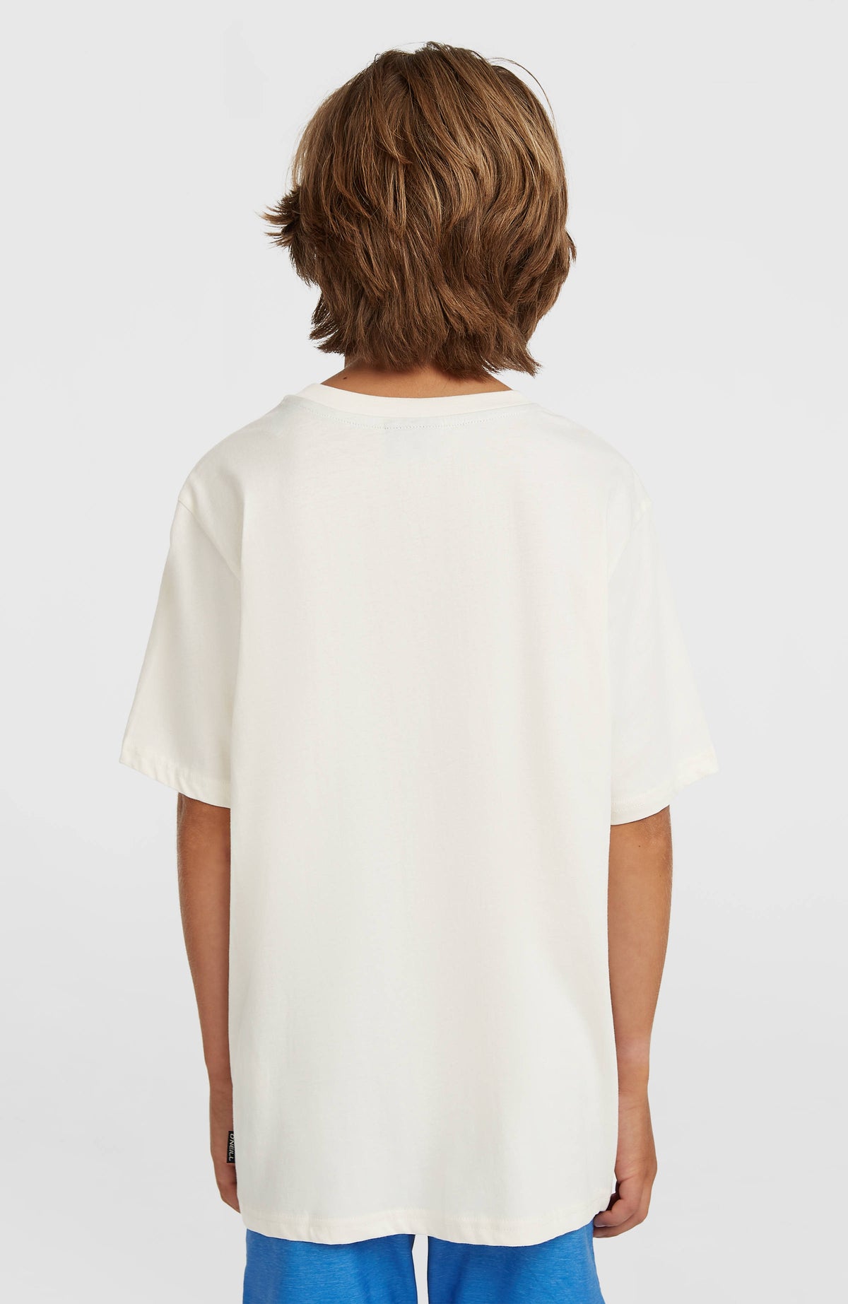 Chest Pocket T-Shirt für Jungen, weiß, Rückansicht getragen am Model