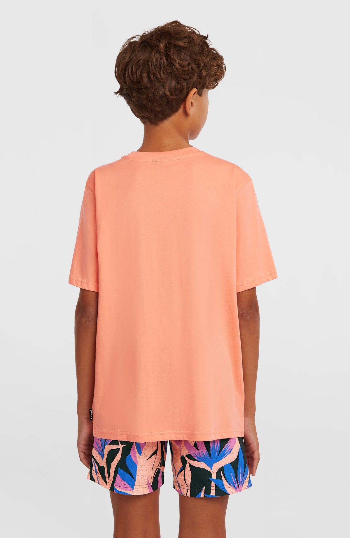 Chest-Print T-Shirt für Jungen, orange, Rückansicht am Model mit Rundhalsausschnitt