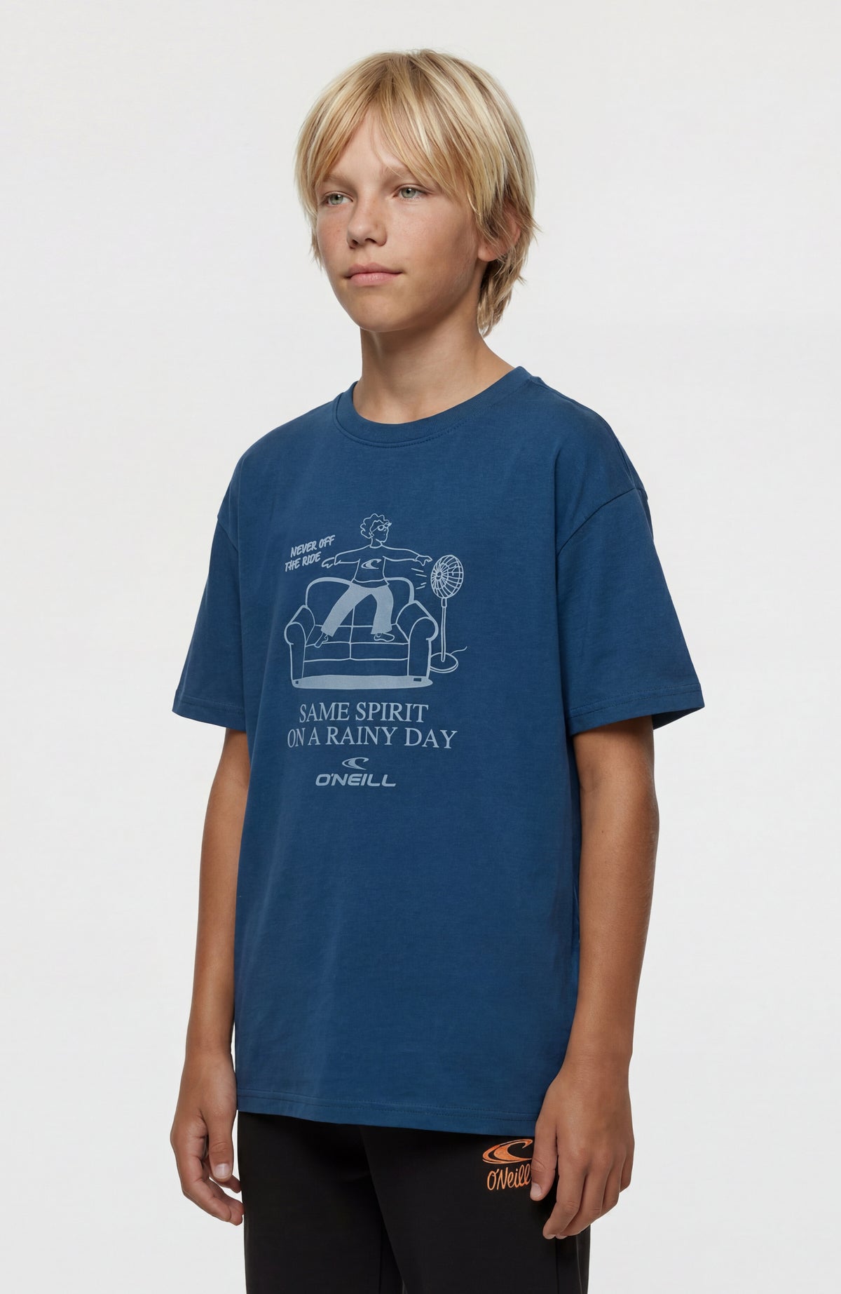 O'Neill Must-Have T-Shirt für Jungen, blau mit Grafik-Print in Hellblau, Vorderansicht am Model