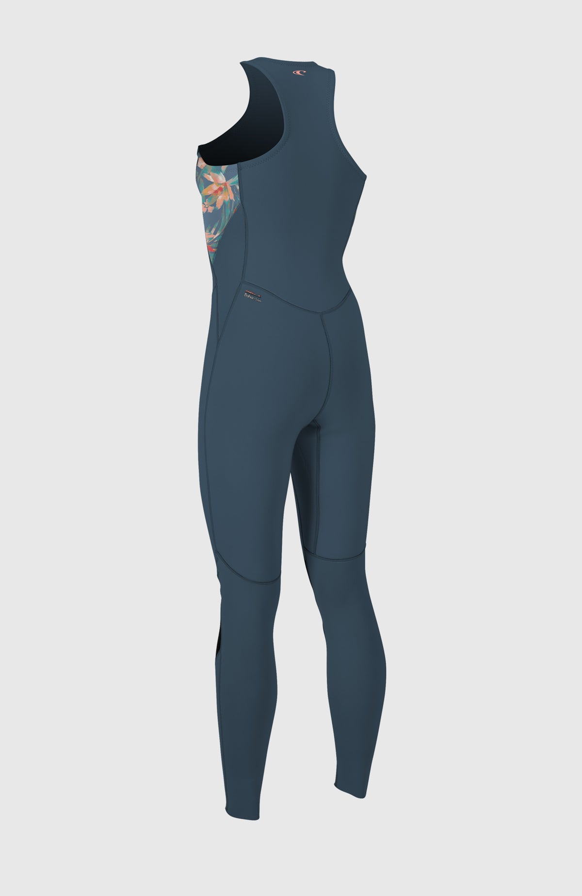 Blauer Bahia 1.5mm Neoprenanzug mit Blumenmuster in Orange, freigestellt von schräg hinten mit Racerback