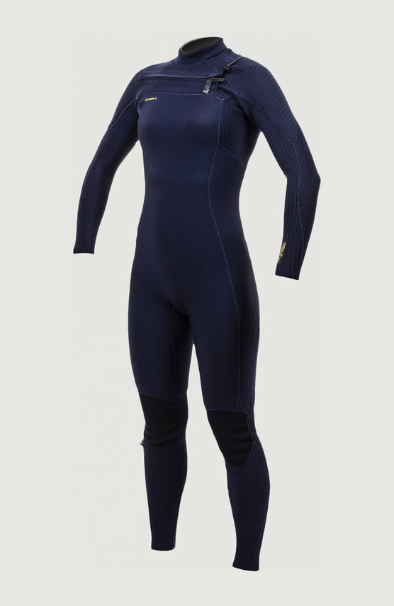 O'Neill Hyperfreak Plus 4/3mm Chest Zip Full Wetsuit für Damen, blau, freigestellt von vorne mit Brust-Reißverschluss