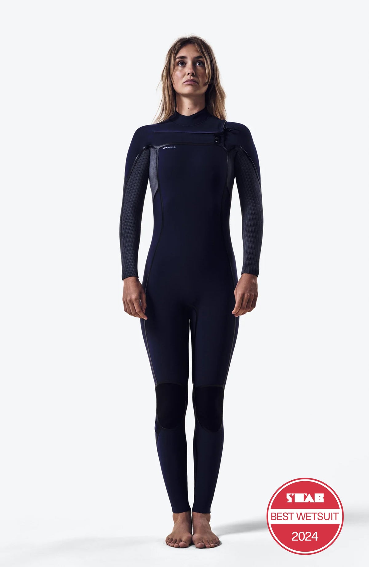 O'Neill Hyperfreak Fire 5/4mm Chest Zip Full Wetsuit für Damen, blau, Vorderansicht am Model