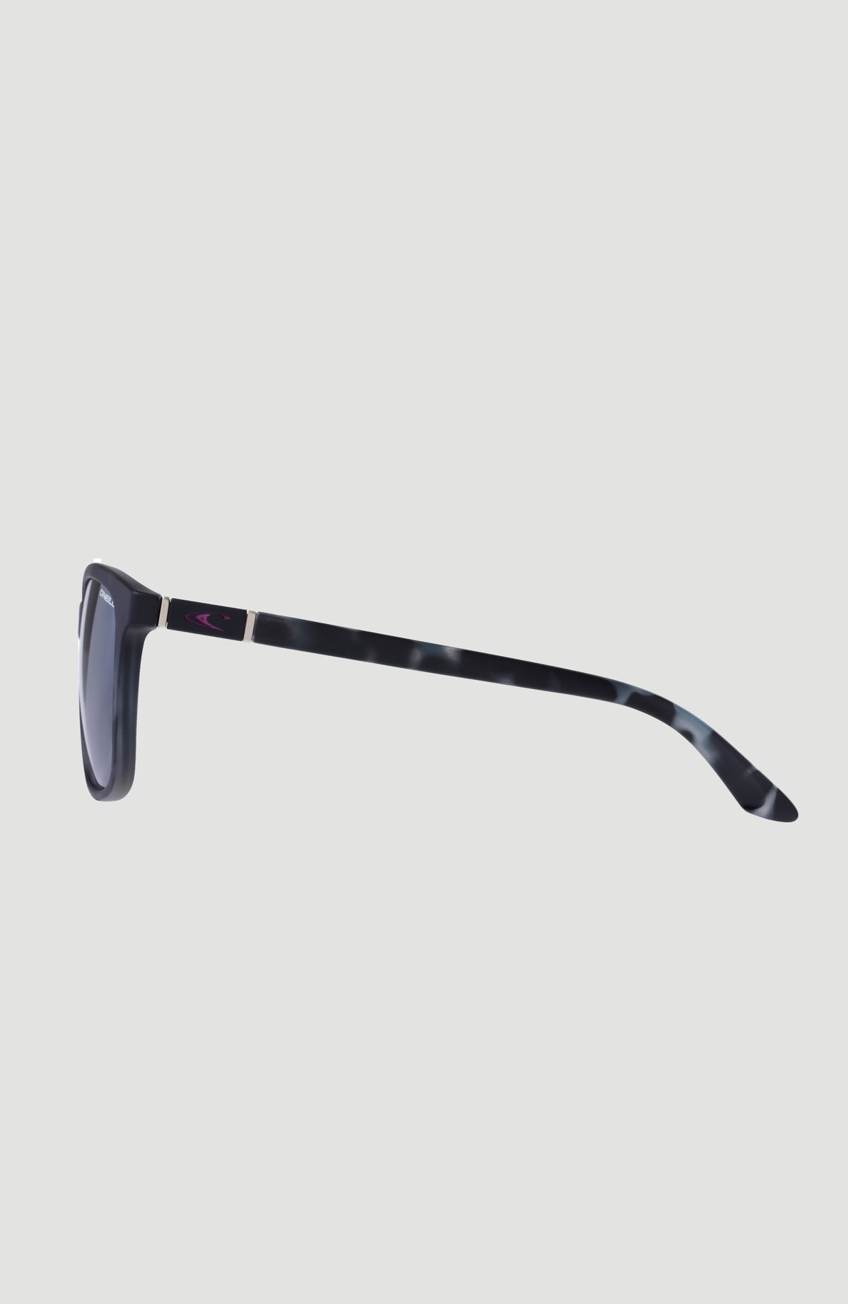 Sunglasses 9015 Sonnenbrille für Damen, schwarz, freigestellt von der Seite, Ansicht des Bügels mit Logo
