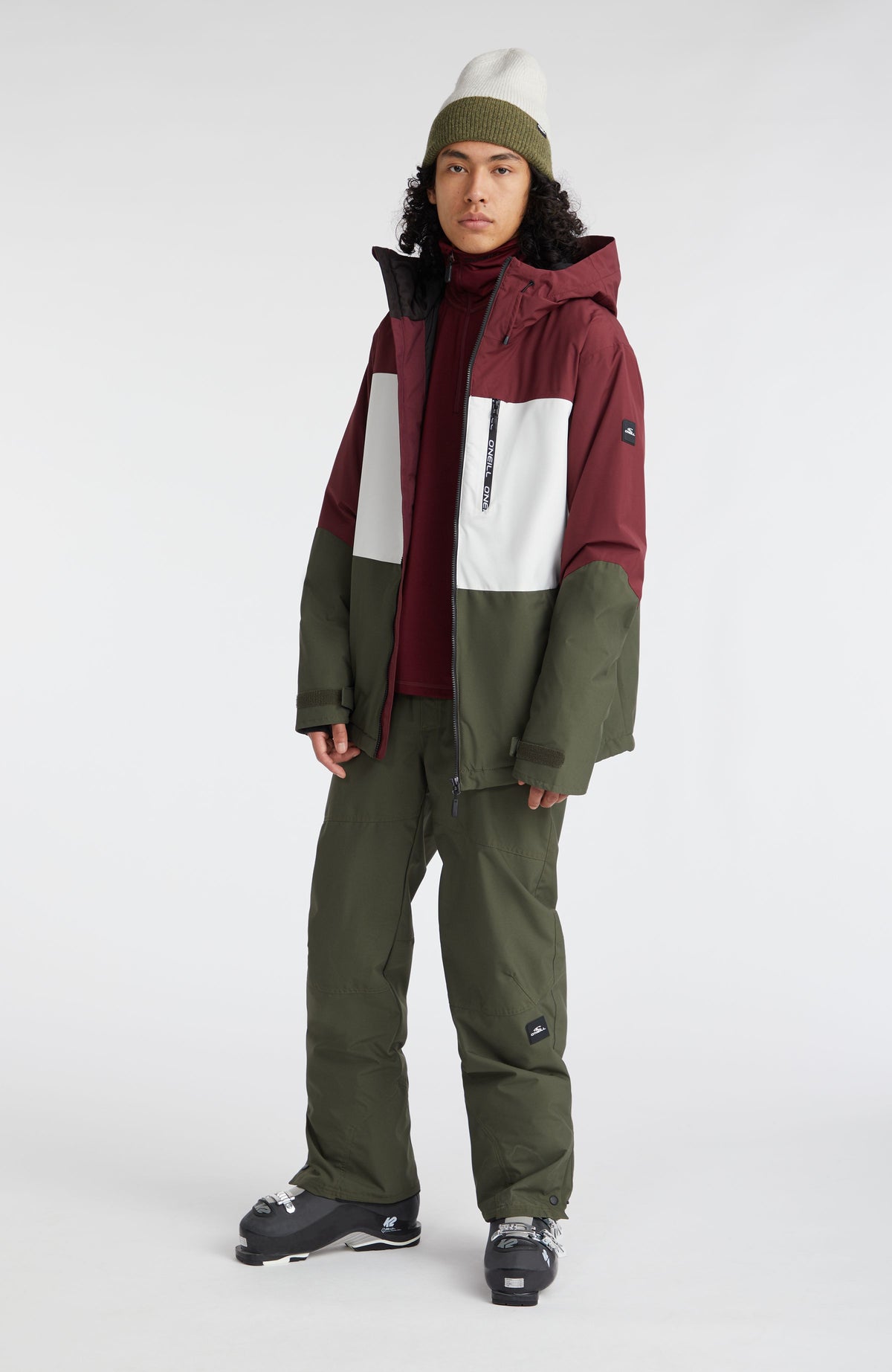 Hammer Regular Skihose für Herren, grün, Ganzkörperansicht am Model mit Skijacke und Mütze