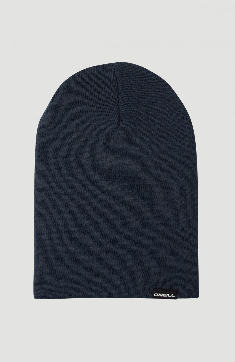 Dolomite Beanie, blau, flach liegend von vorne mit aufgenähtem Logo-Etikett am Saum