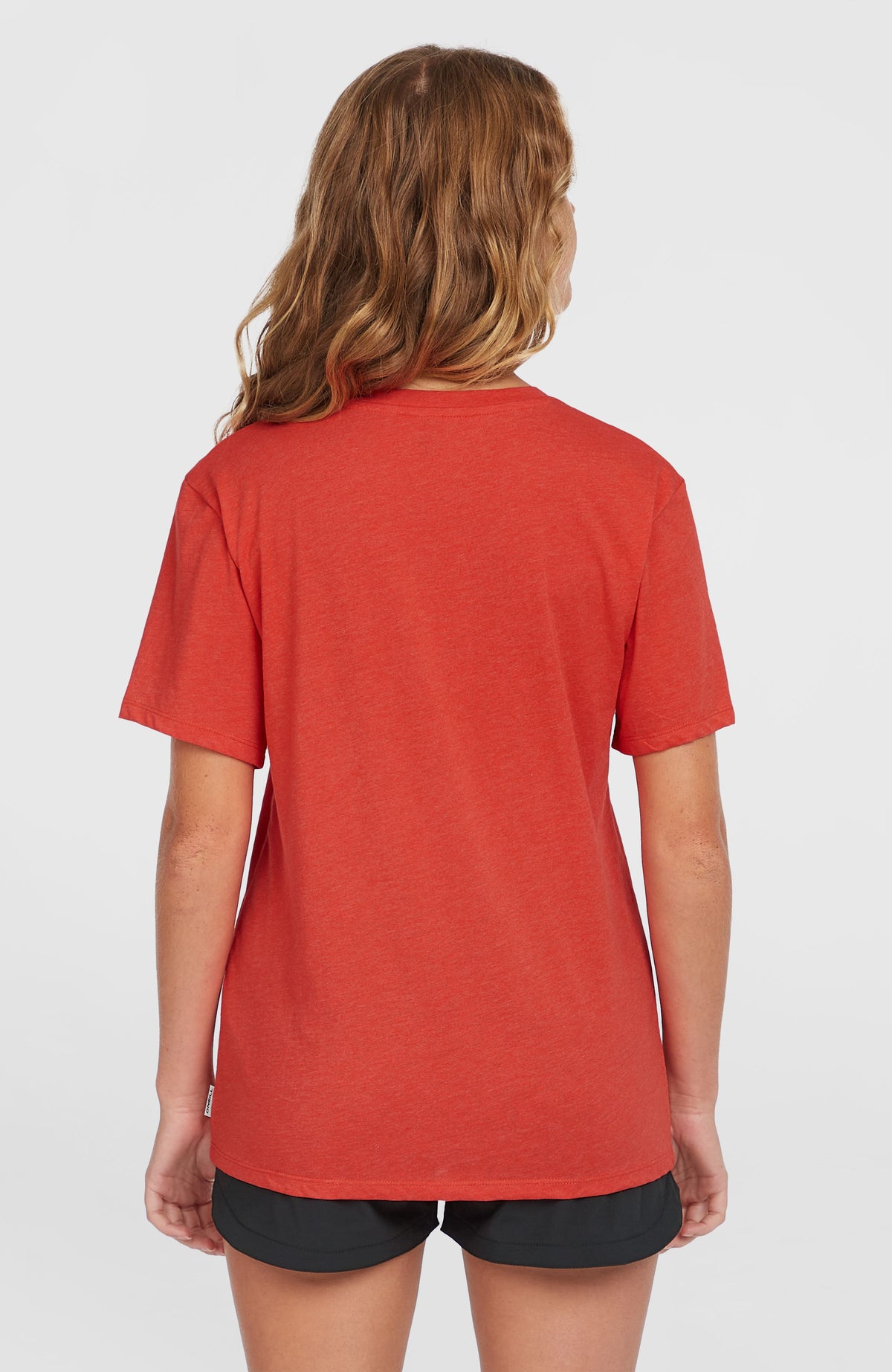 Essentials T-Shirt mit V-Ausschnitt | Sunrise Red