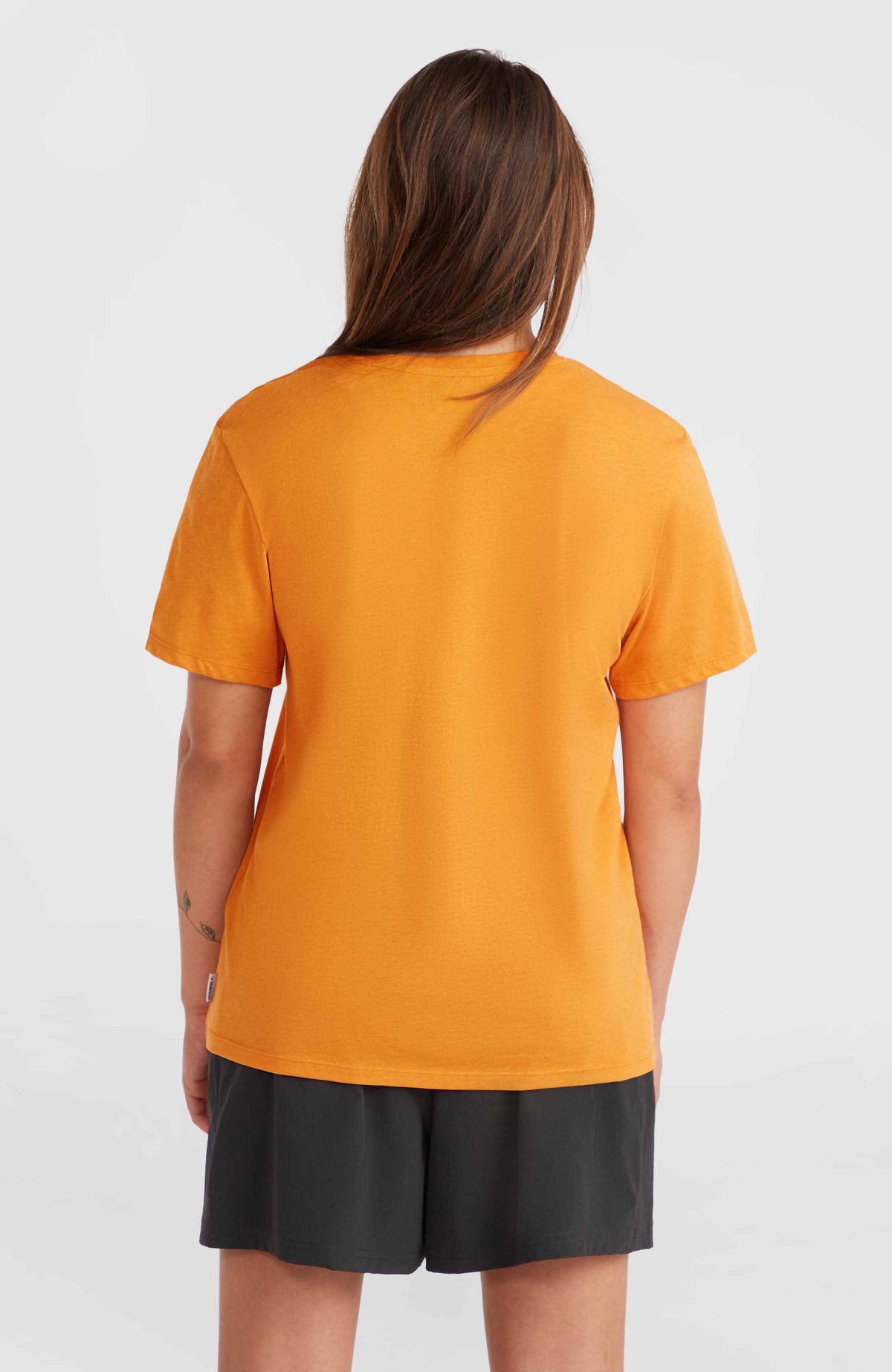 Essentials T-Shirt mit V-Ausschnitt | Nugget