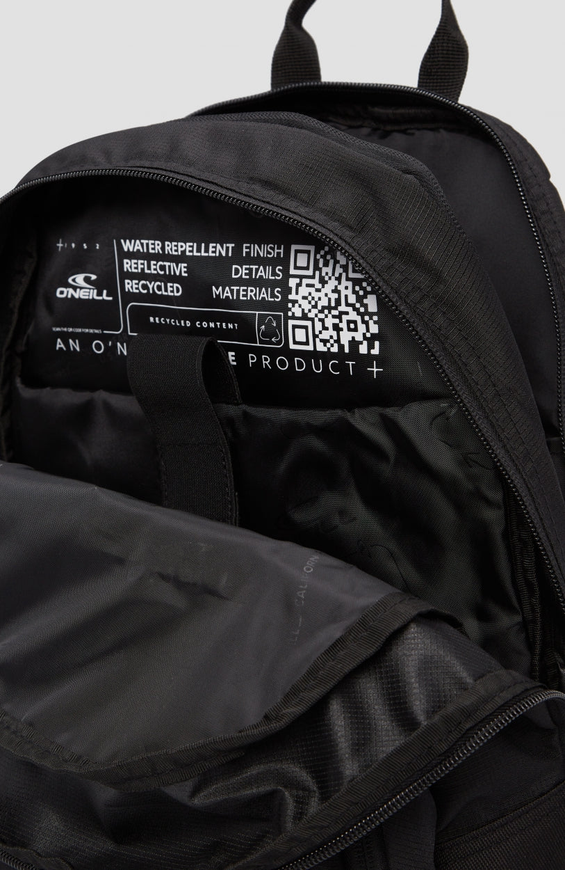 Nahaufnahme des geöffneten Hauptfachs des schwarzen Wedge Rucksacks für Herren mit Innenfach
