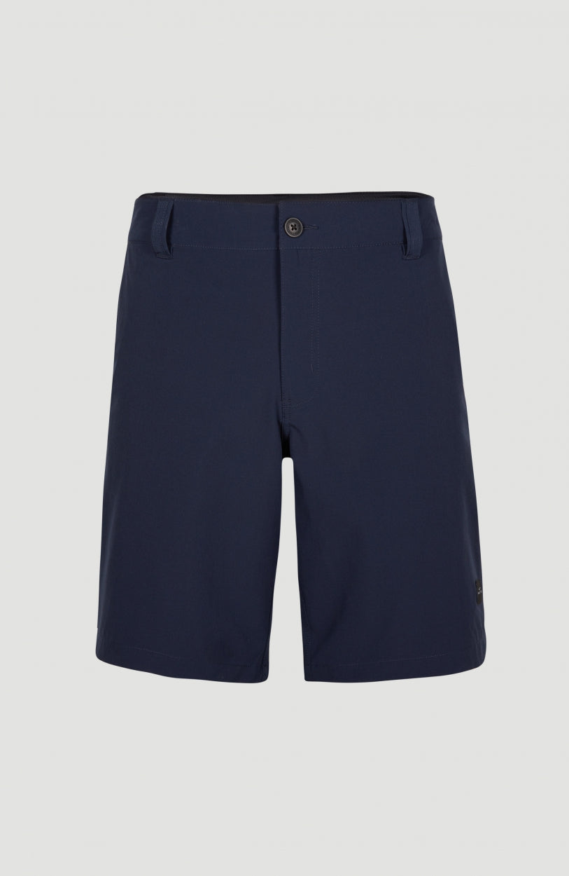 Blaue Hybrid Chino-Shorts für Herren, freigestellt von vorne, Ansicht von Bund bis Saum