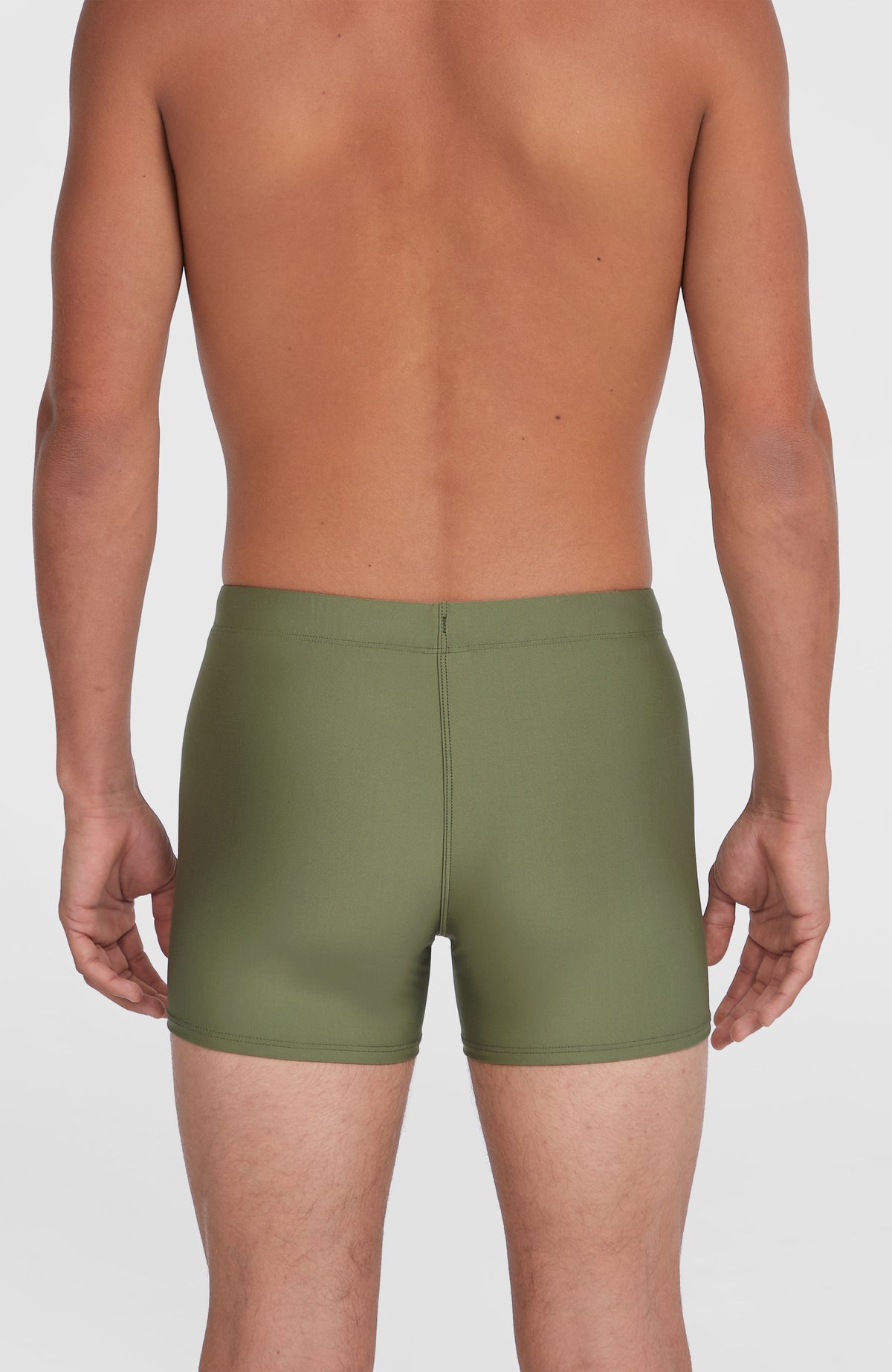 Essentials Racer Badehose für Herren, grün, Rückansicht mit Mittelnaht, getragen am Model