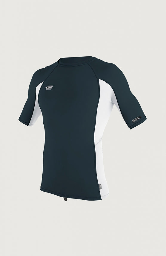 O'Neill Premium Skins Short Sleeve Rash Guard Schwimmshirt für Herren, grau, freigestellt von vorne mit Logo-Print in Weiß