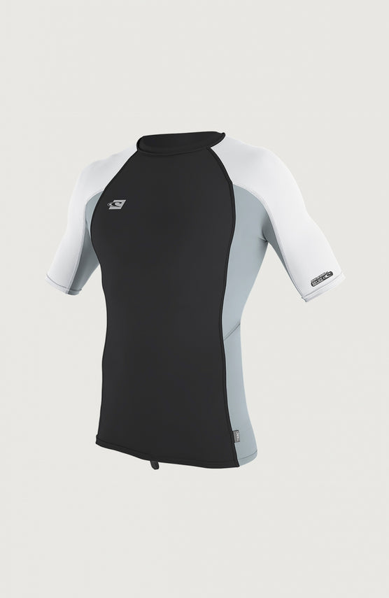 O'Neill Premium Skins Short Sleeve Rash Guard Schwimmshirt für Herren in Grau, freigestellt in Schrägansicht von vorne
